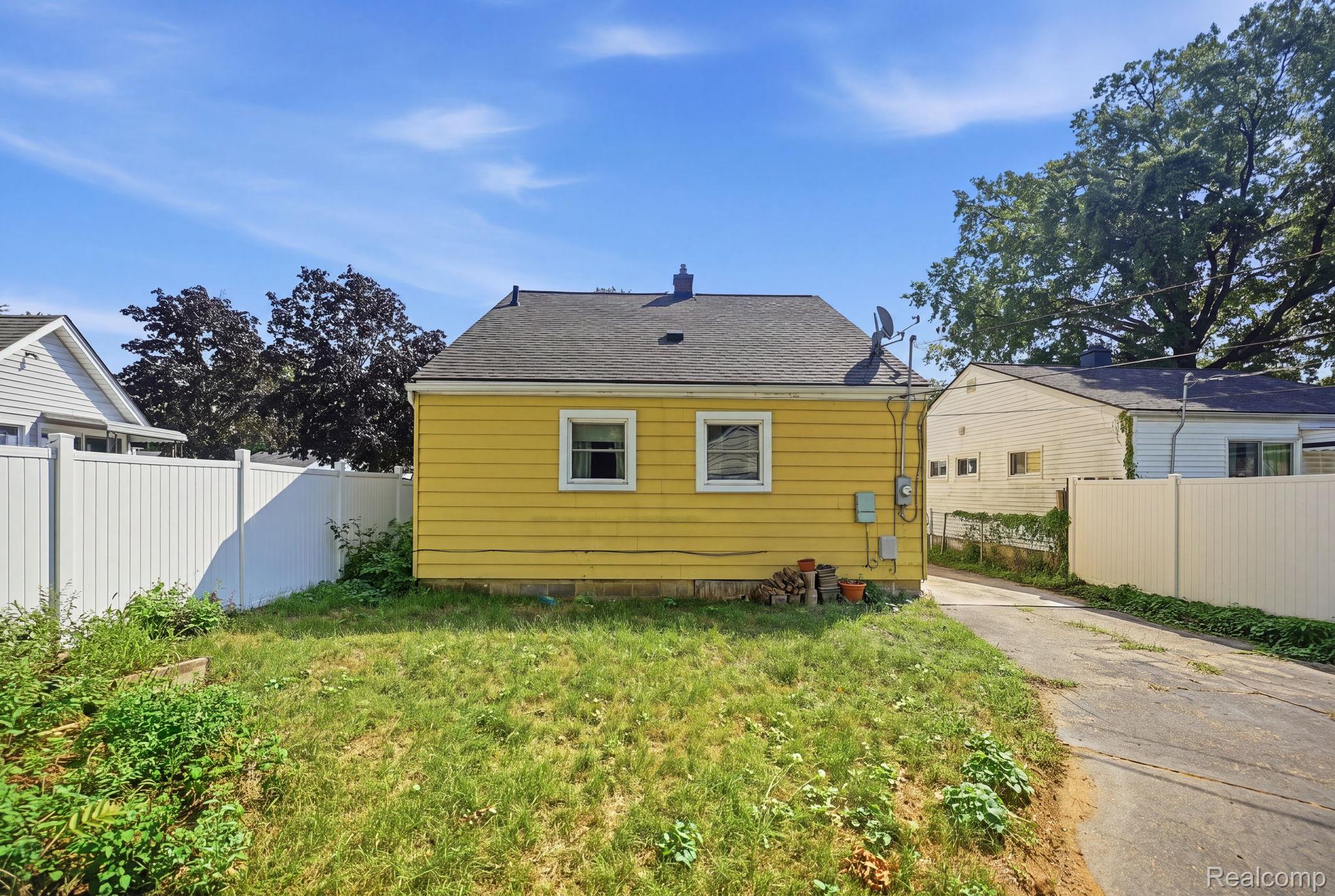 27361 Osmun Street Property Photo 30