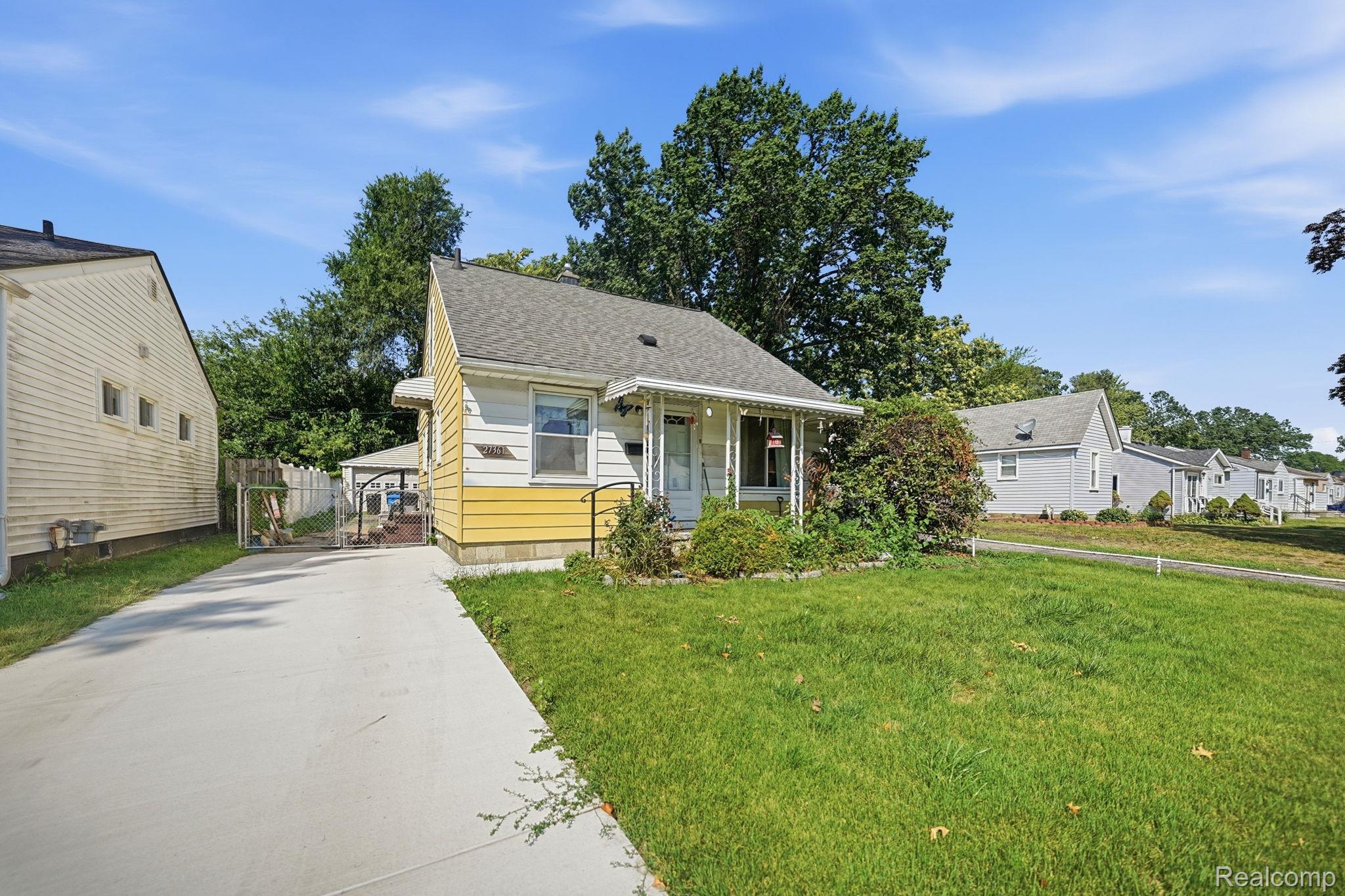 27361 Osmun Street Property Photo 32