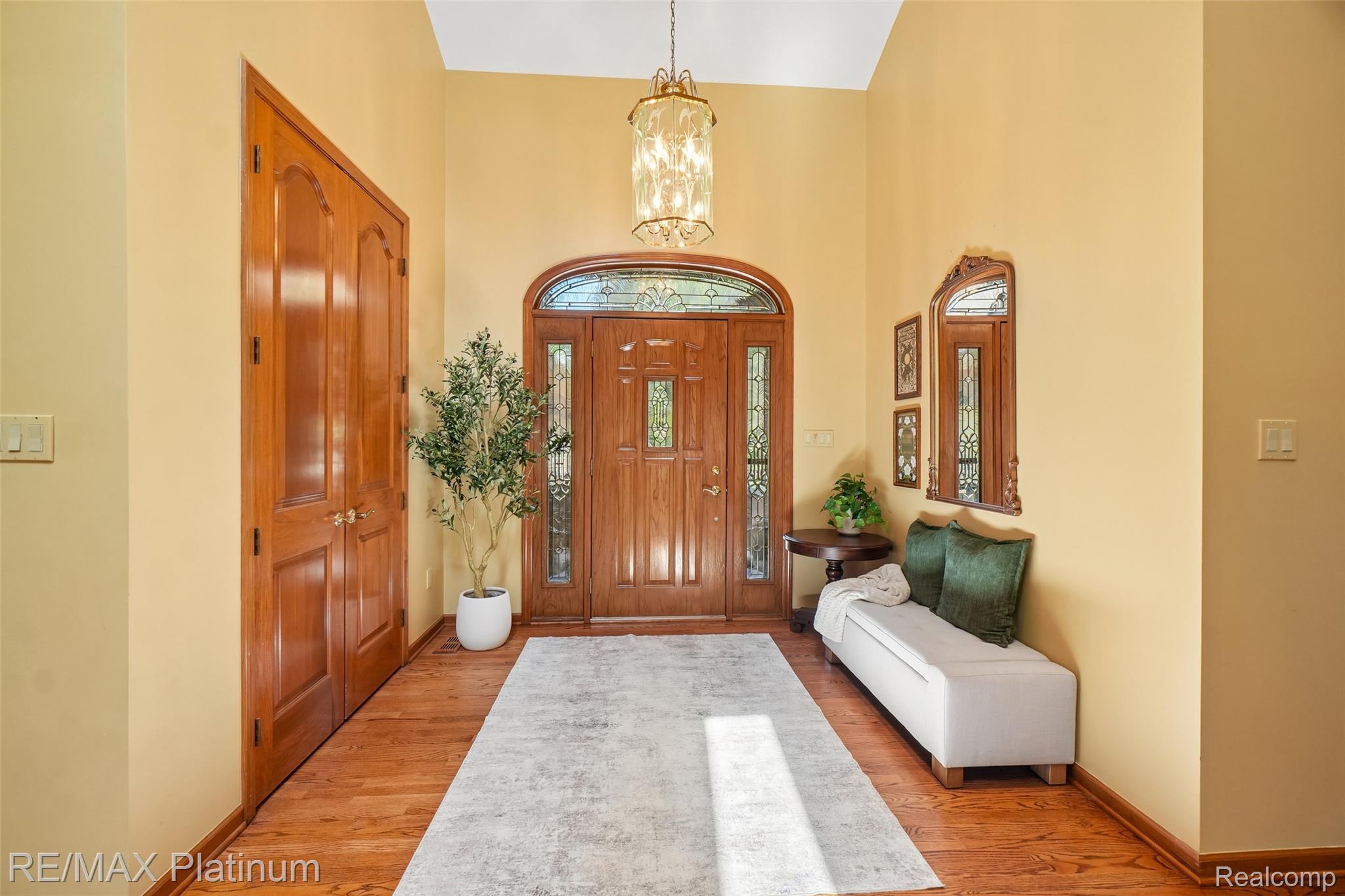 10688 Eagle Ravine Drive Property Photo 6