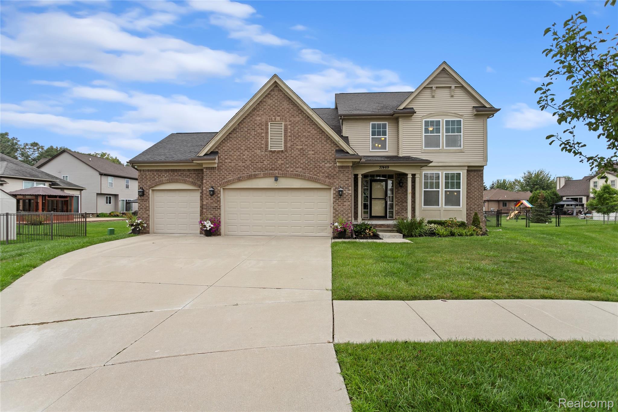 37469 Karen Ann Court Property Photo 1