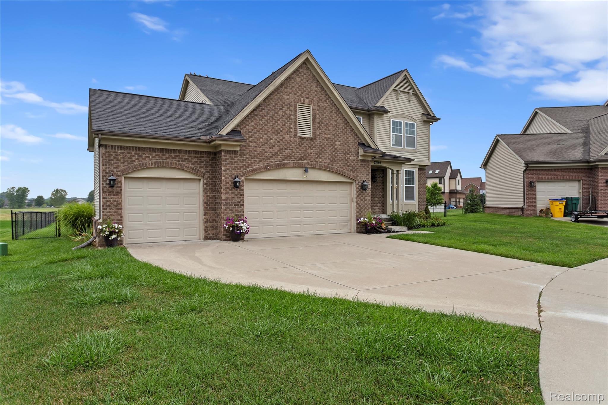 37469 Karen Ann Court Property Photo 2