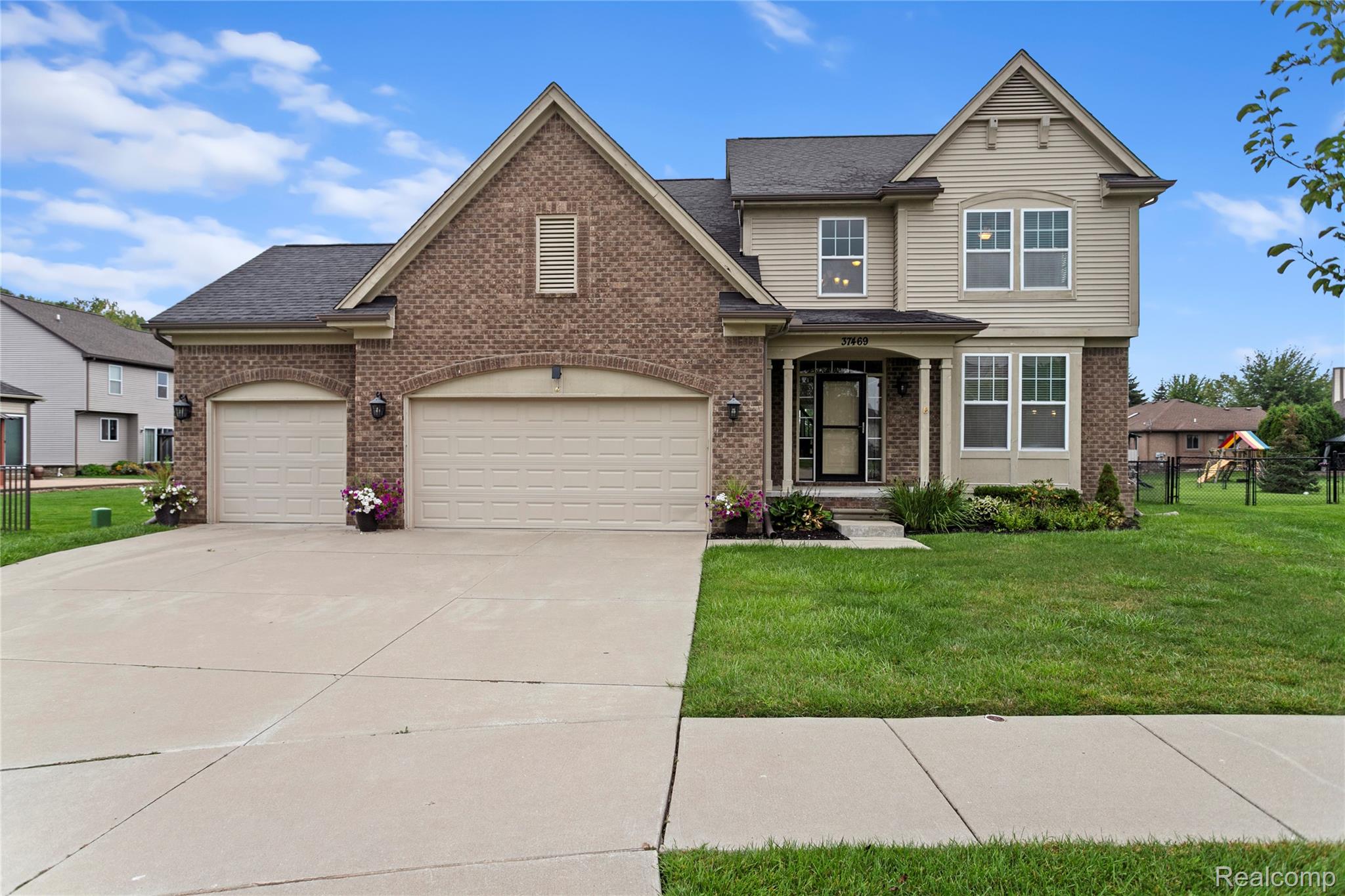 37469 Karen Ann Court Property Photo 4