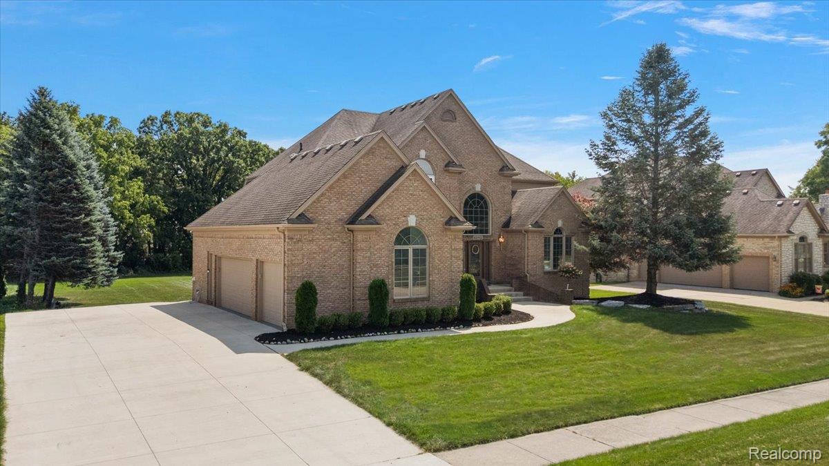 63142 Turnberry Way Property Photo 4