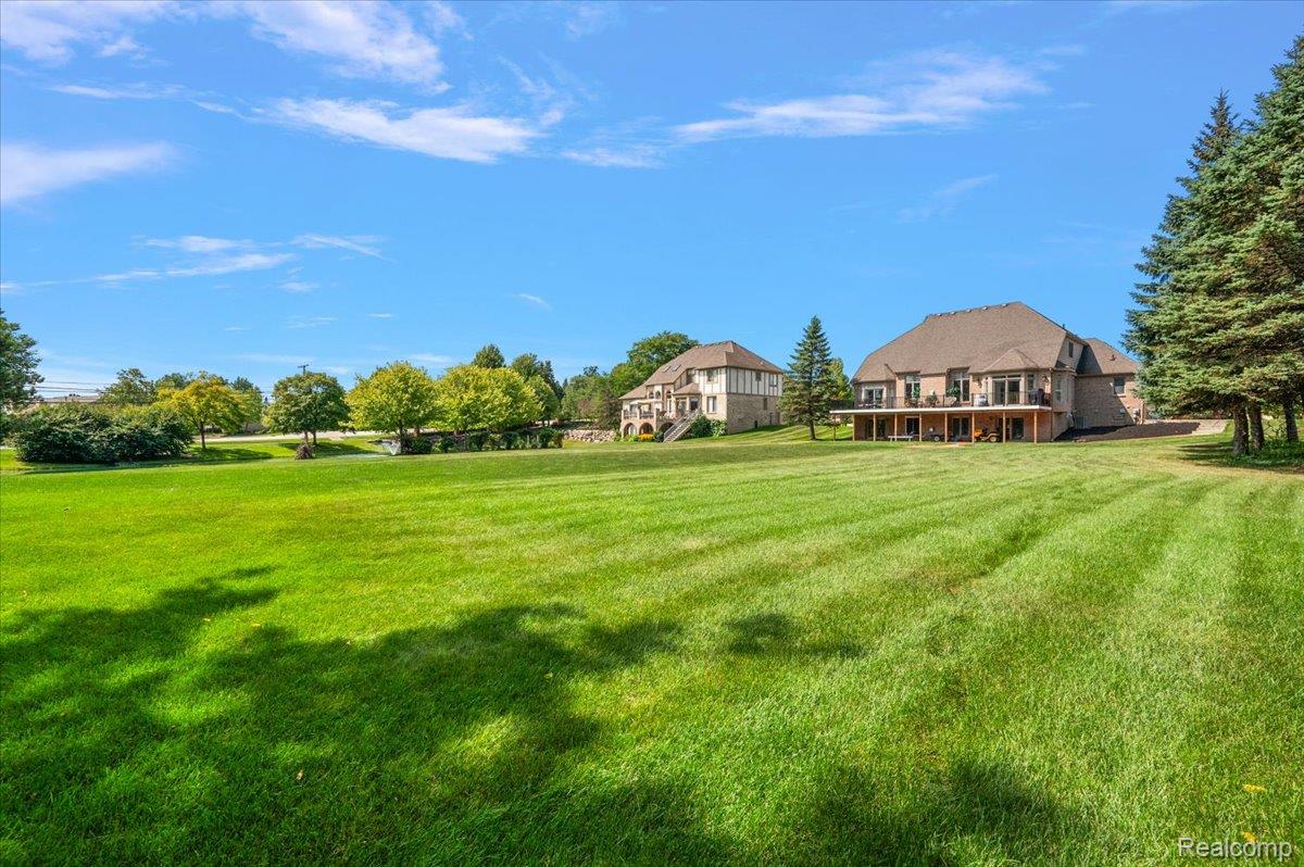 63142 Turnberry Way Property Photo 14