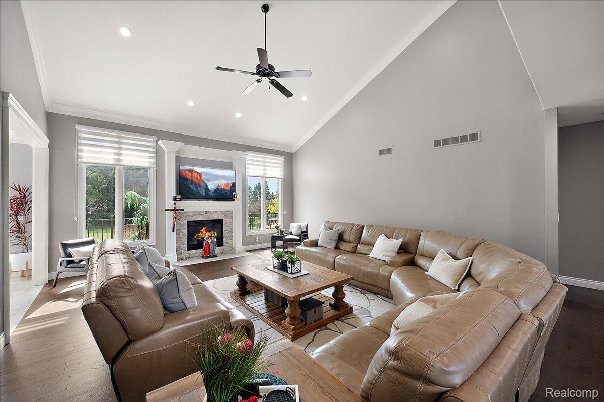 63142 Turnberry Way Property Photo 32