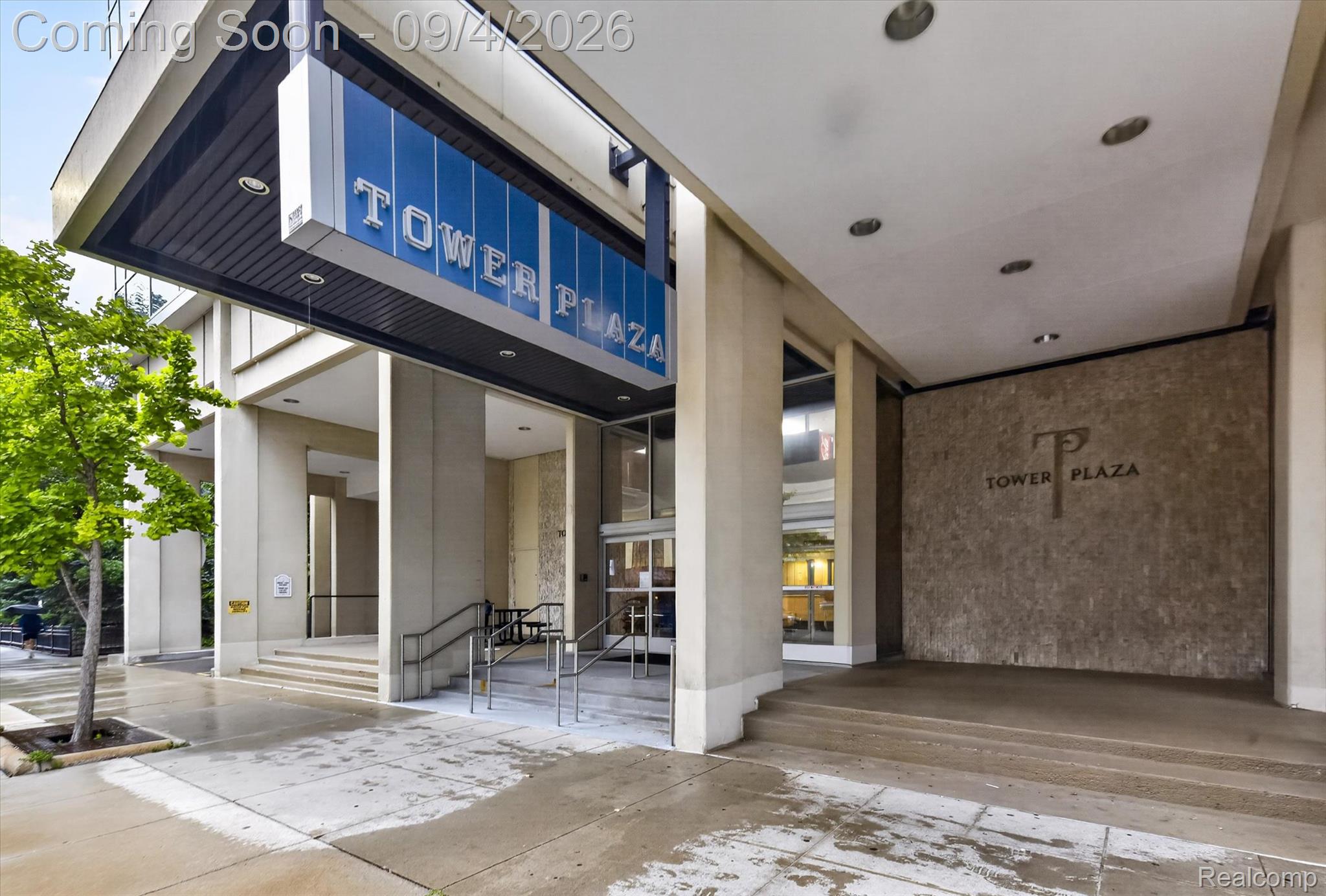 555 E William Street 16j Property Photo 1