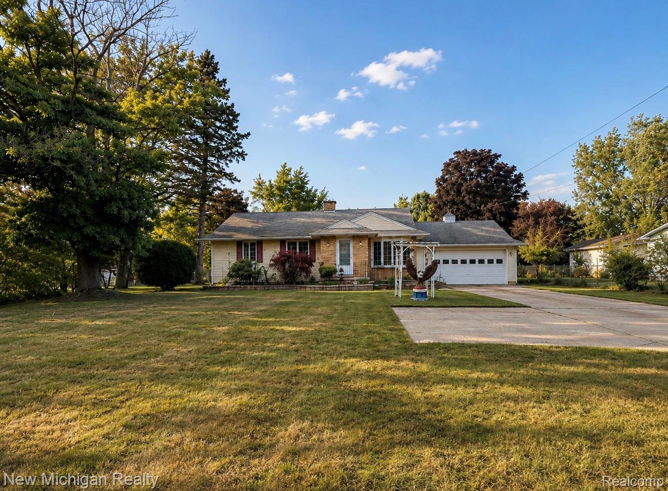 7524 Reid Road Property Photo 1