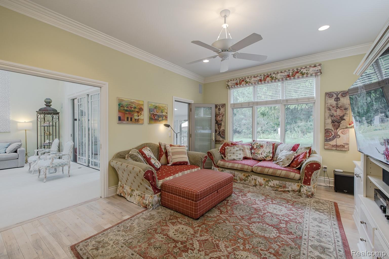 846 Redding Road Property Photo 12