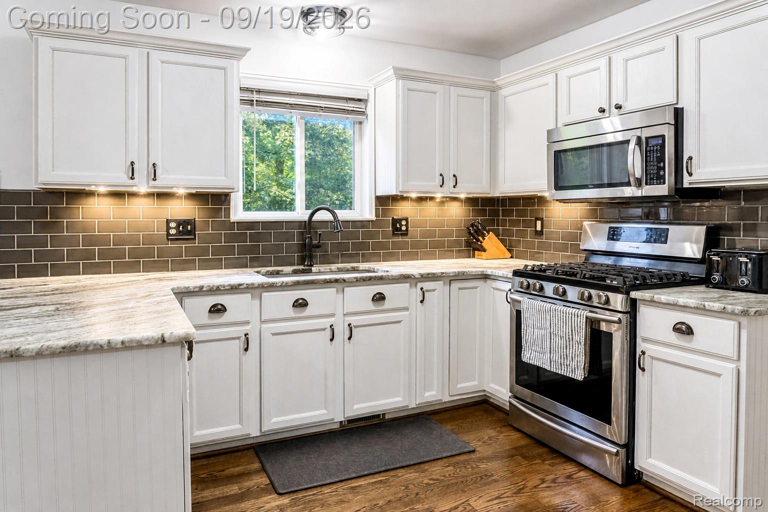 13608 Windmoor Drive Property Photo 3