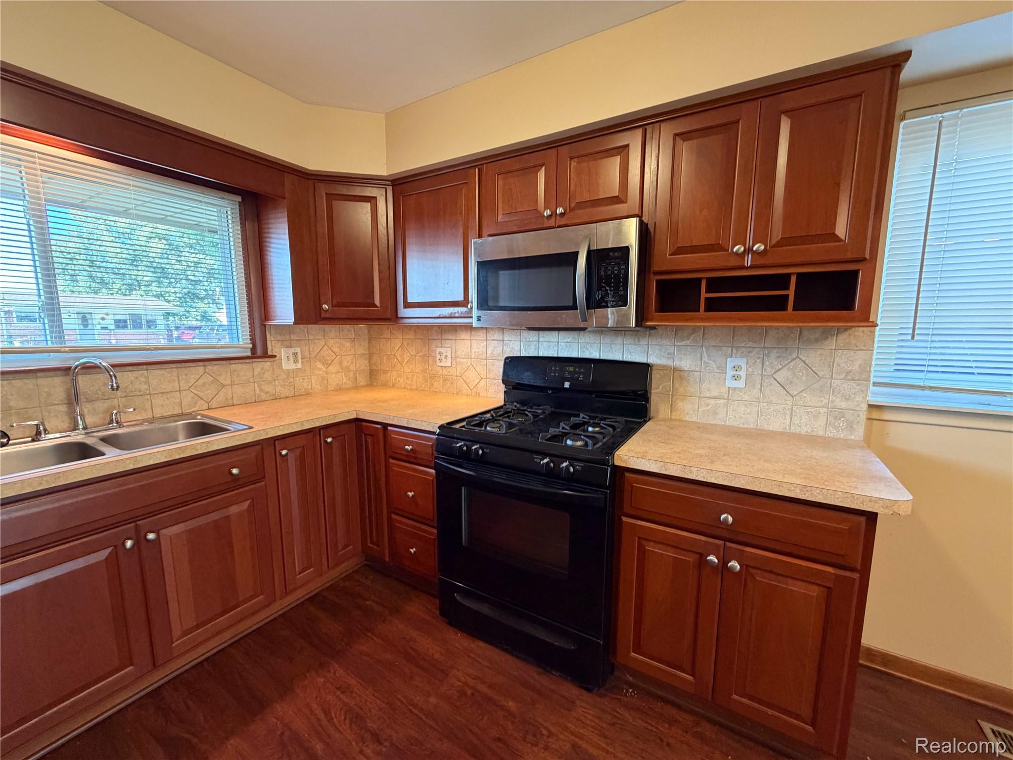 14111 Huntington Street Property Photo 6