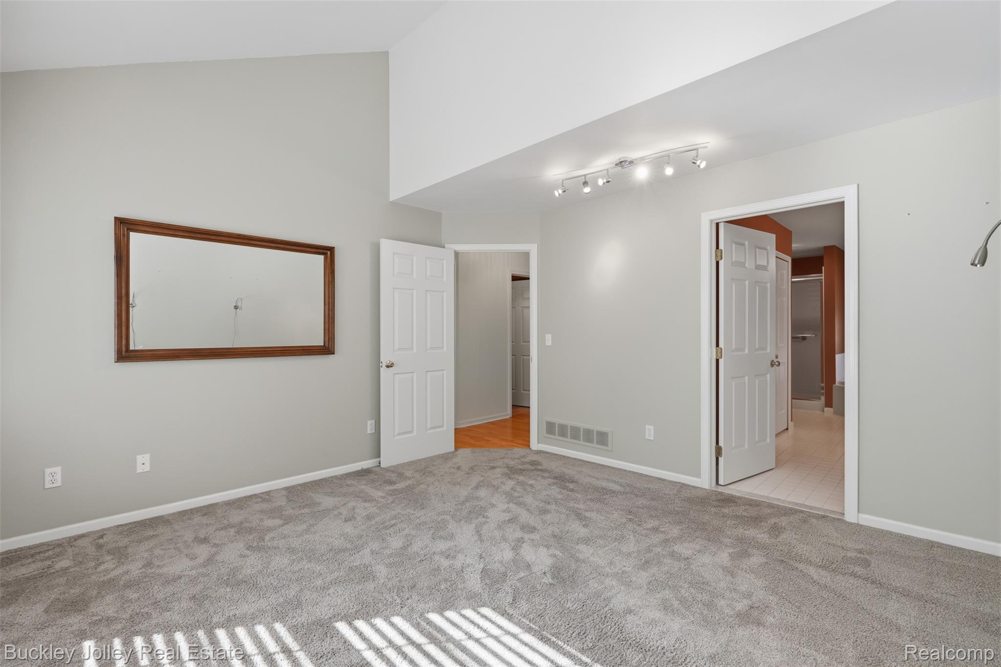 4784 New Haven Drive Property Photo 9