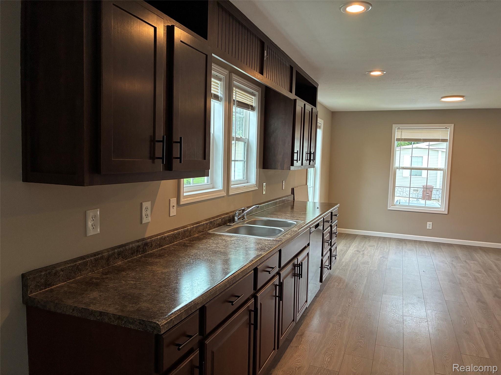 540 E Pond View Property Photo 5