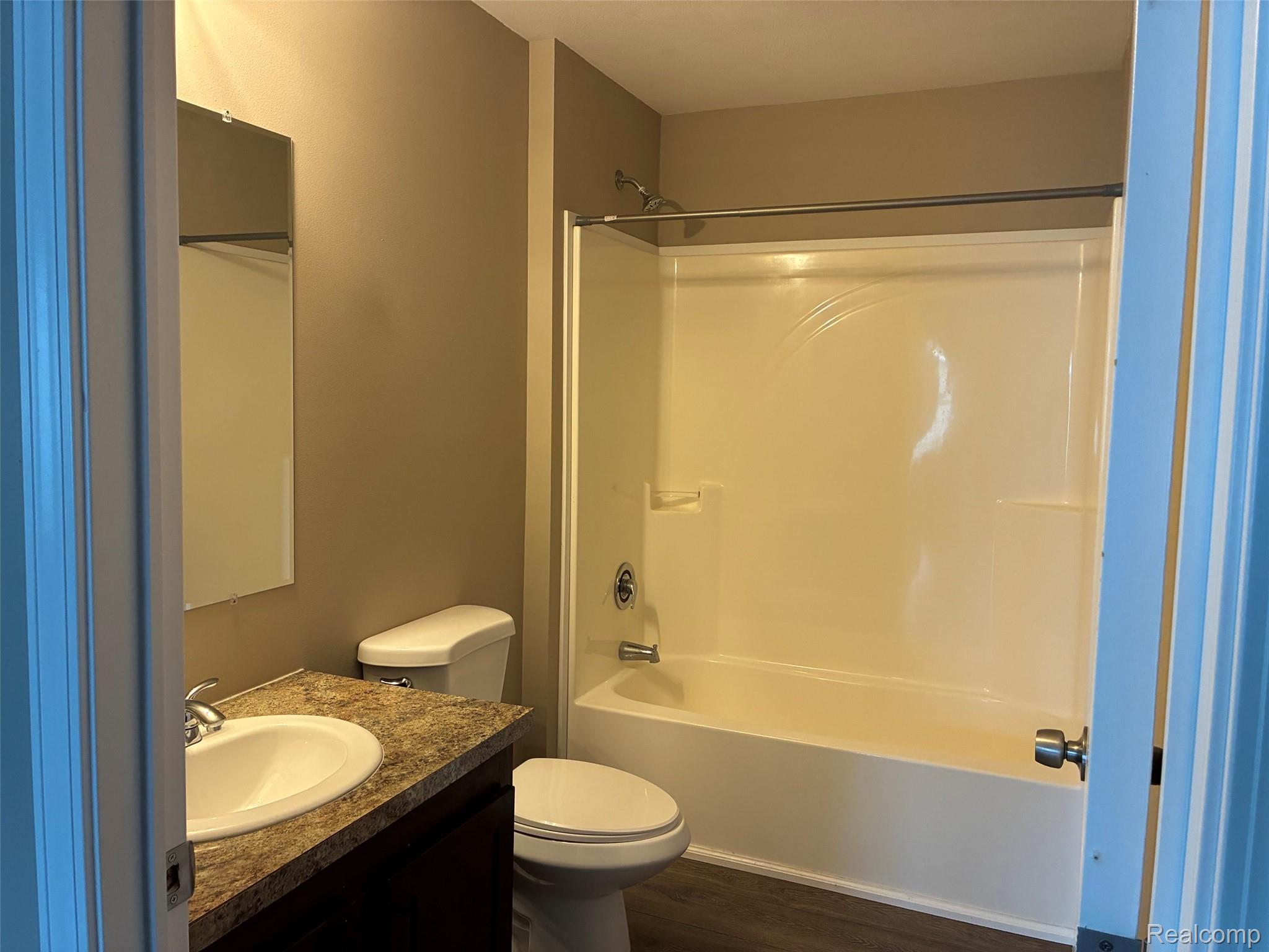 540 E Pond View Property Photo 10