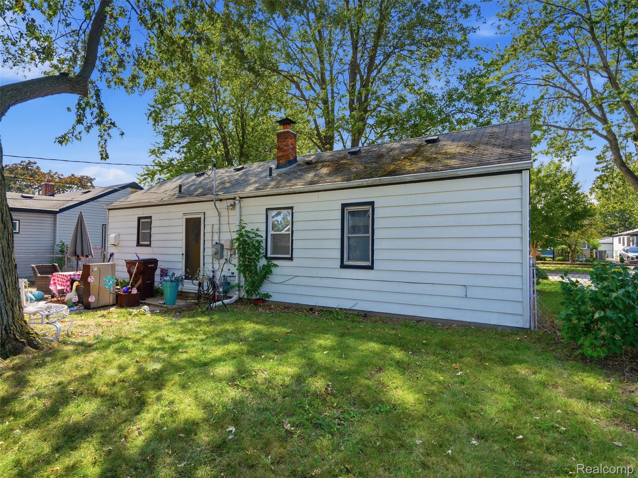 14921 Irene Street Property Photo 20
