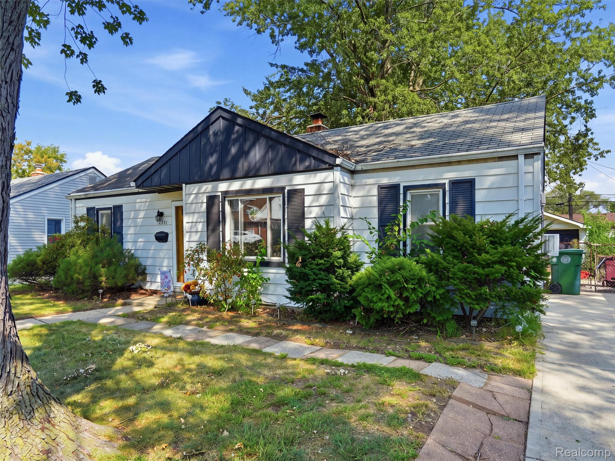 14921 Irene Street Property Photo 26