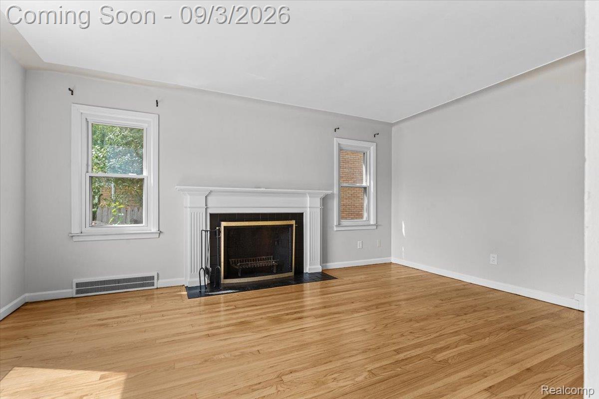 8550 W Outer Drive Property Photo 4