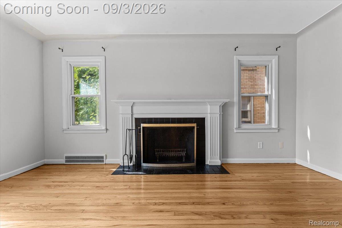 8550 W Outer Drive Property Photo 5
