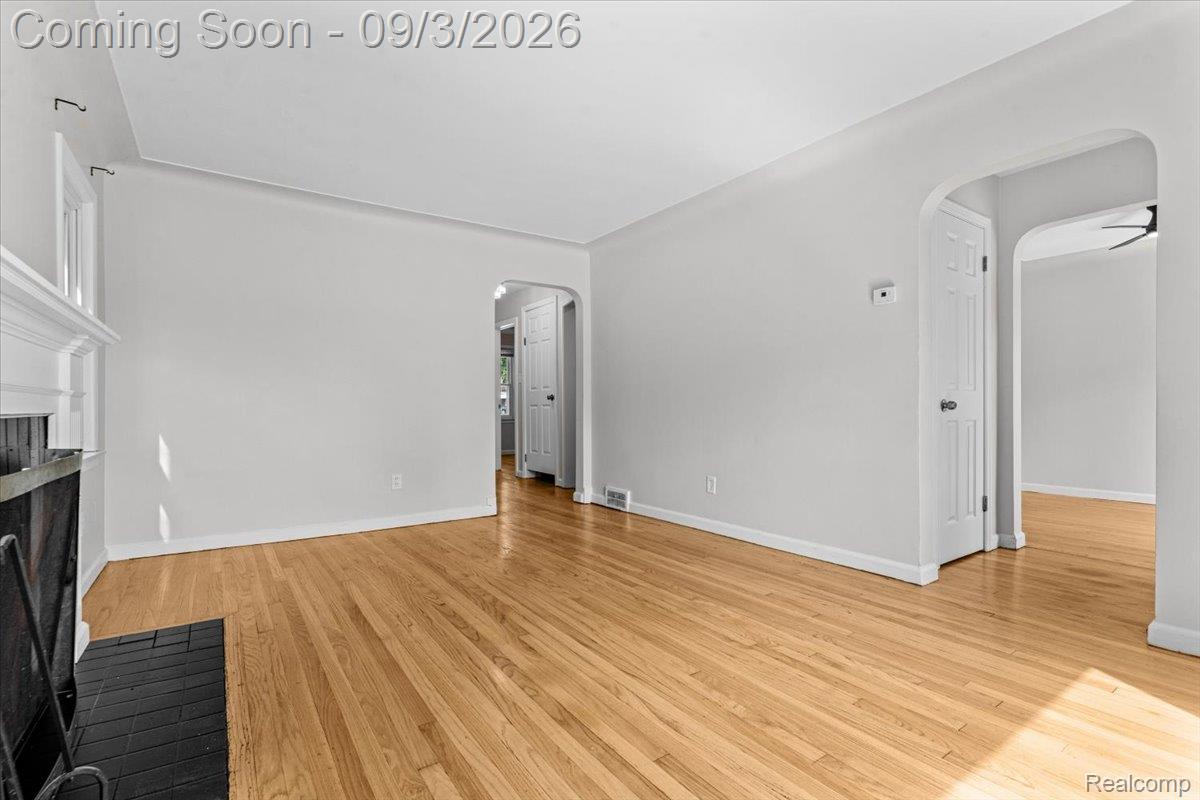 8550 W Outer Drive Property Photo 7