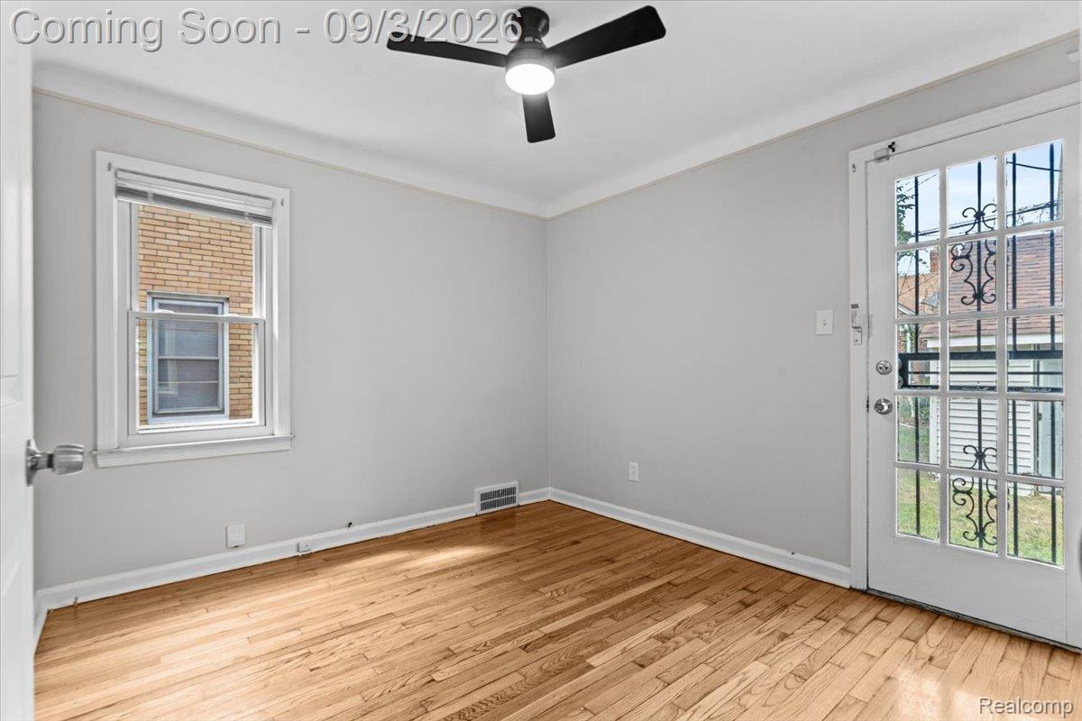 8550 W Outer Drive Property Photo 18
