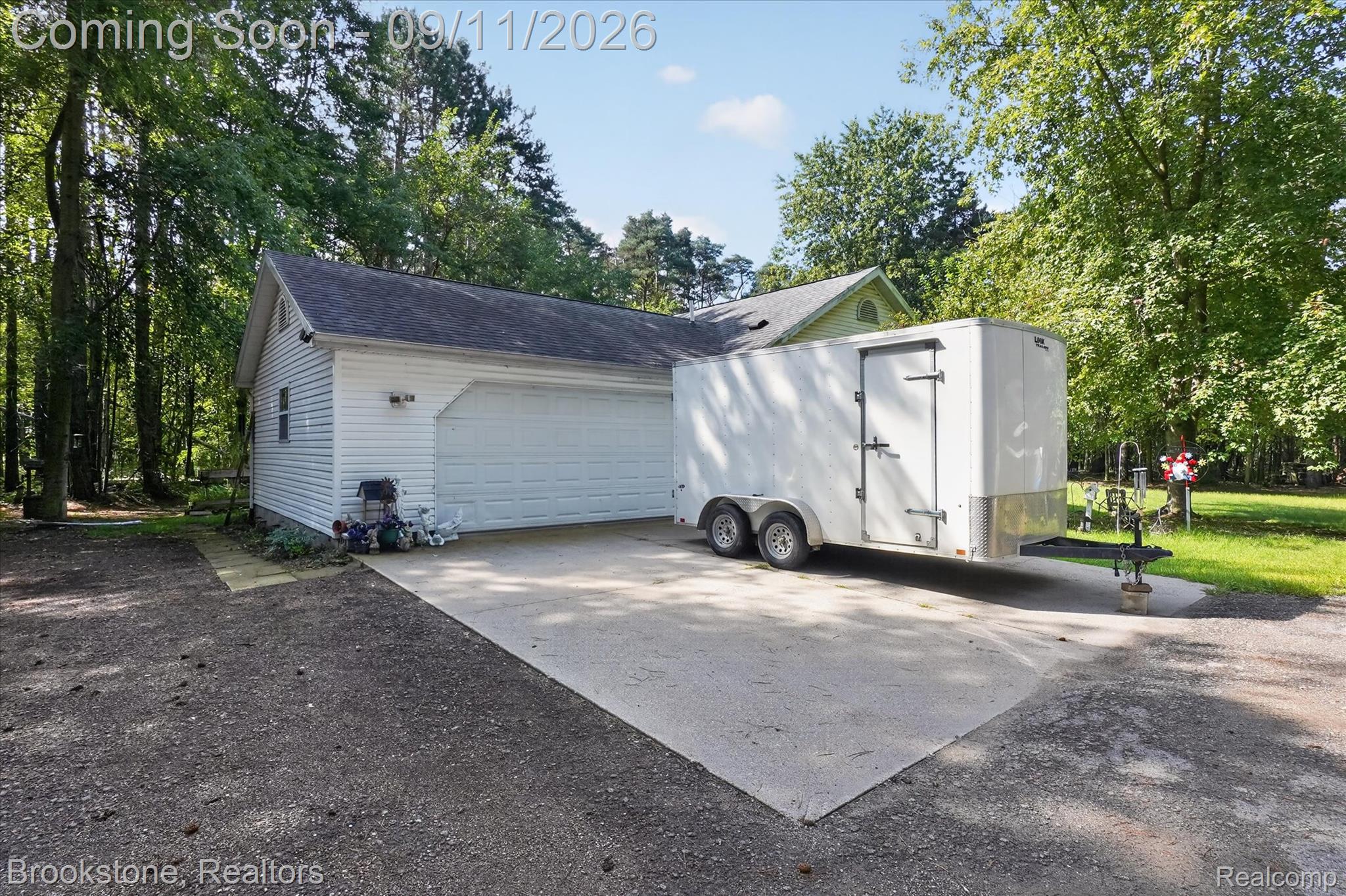 1812 S Steel Road Property Photo 2