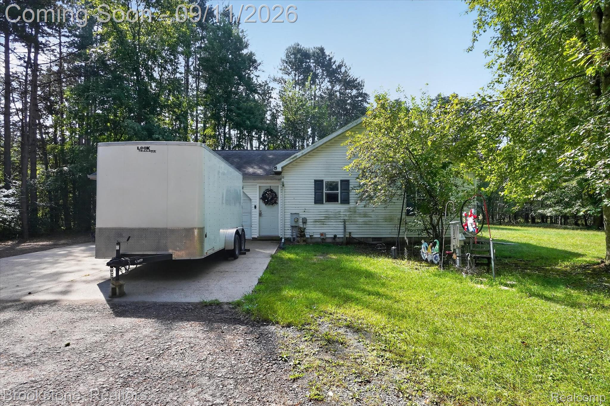 1812 S Steel Road Property Photo 3