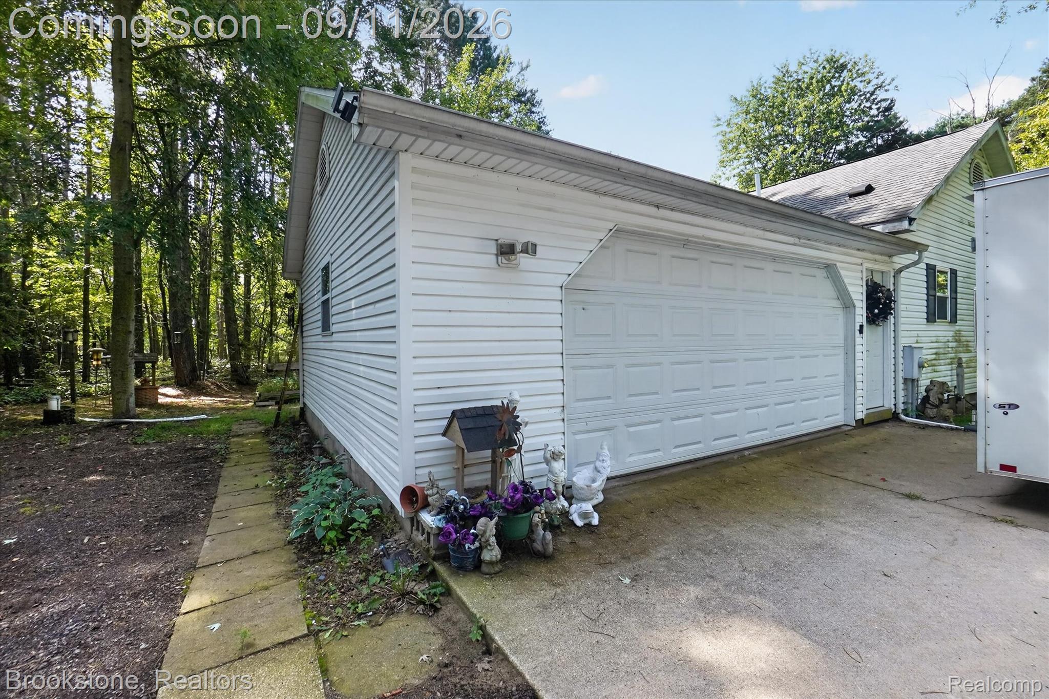 1812 S Steel Road Property Photo 5