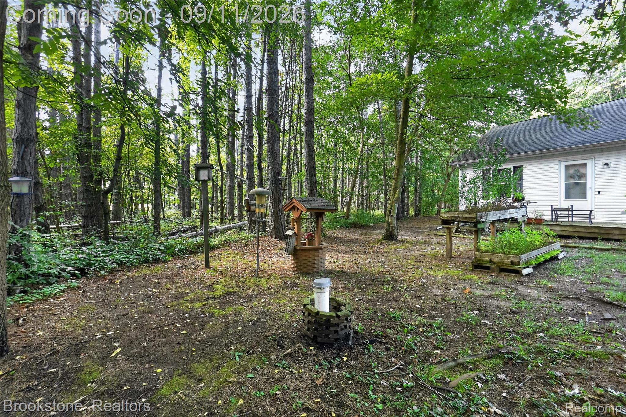 1812 S Steel Road Property Photo 32