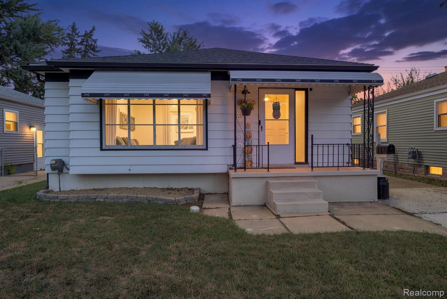 24684 Lambrecht Avenue Property Photo 1
