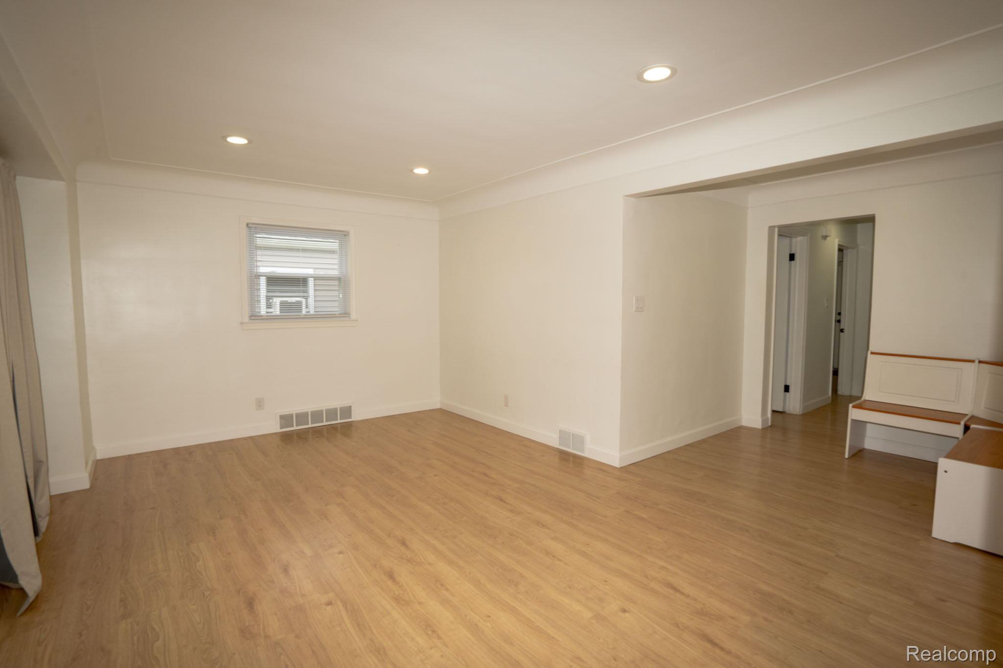 24684 Lambrecht Avenue Property Photo 8