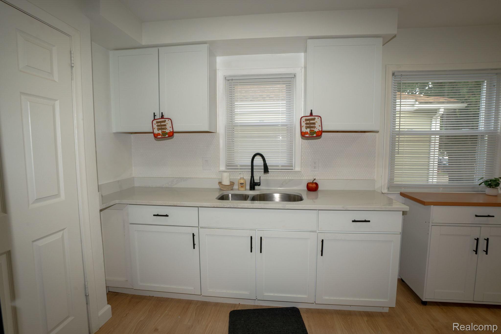 24684 Lambrecht Avenue Property Photo 15