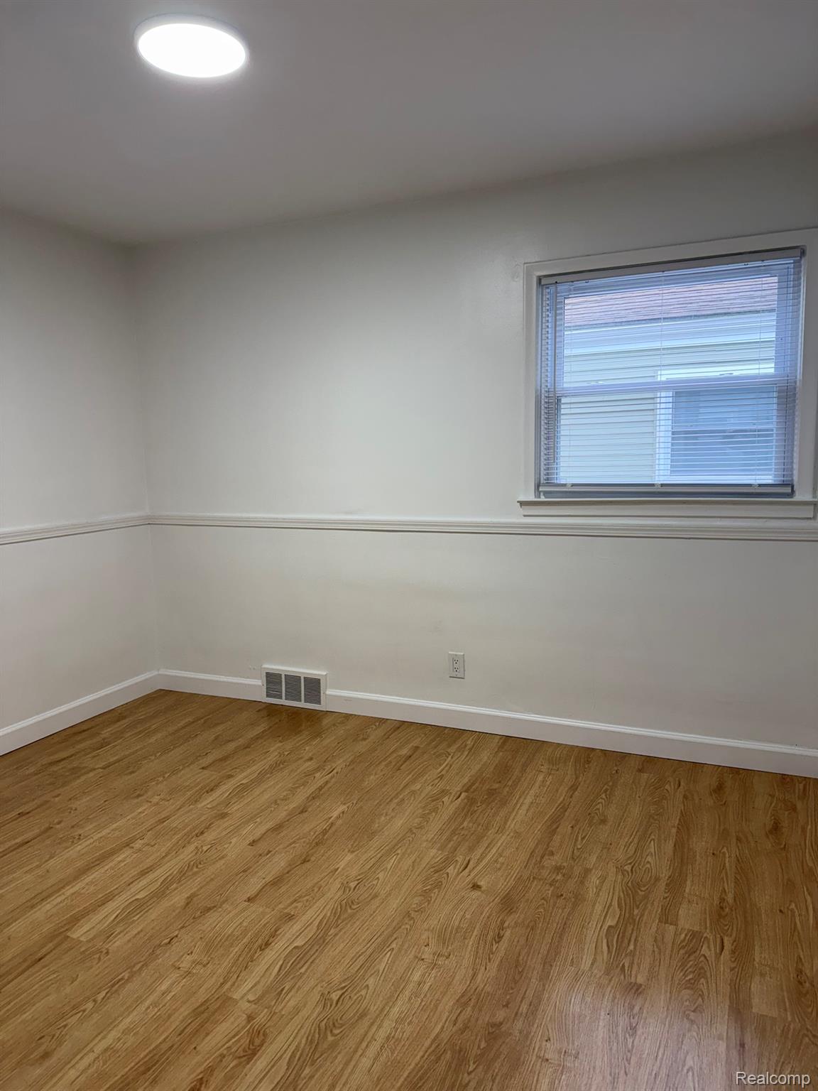 24684 Lambrecht Avenue Property Photo 18