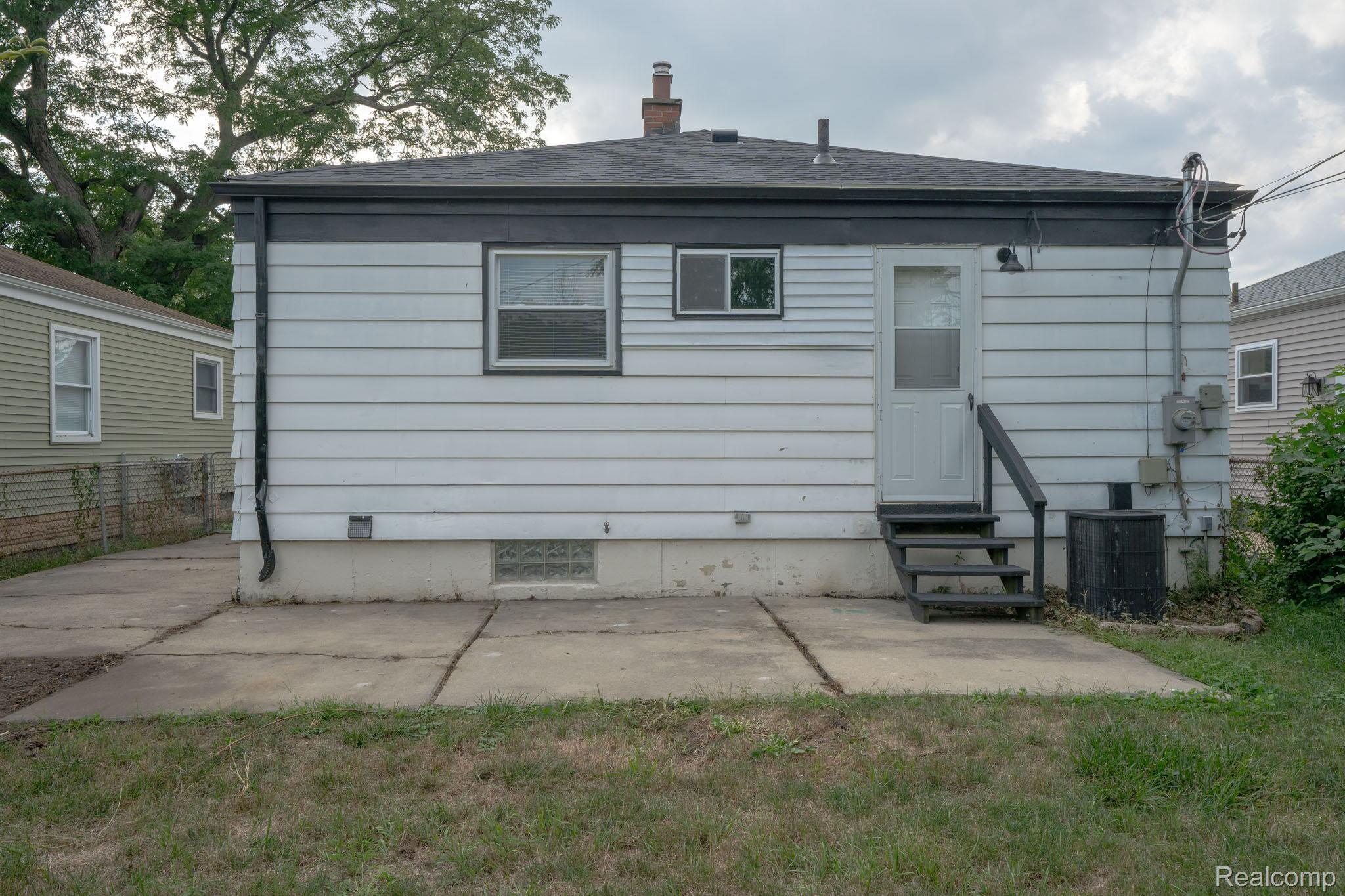 24684 Lambrecht Avenue Property Photo 29