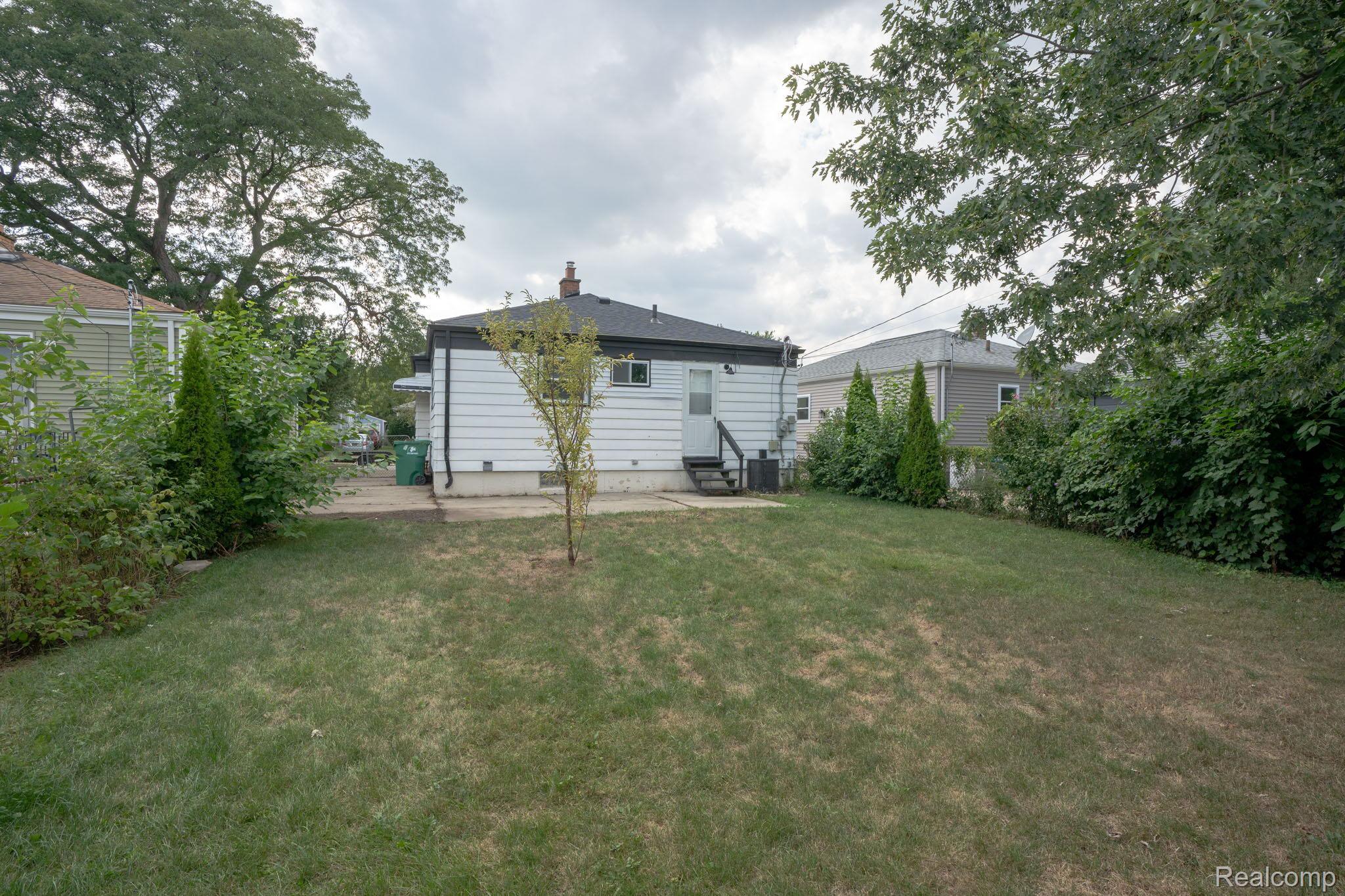 24684 Lambrecht Avenue Property Photo 31