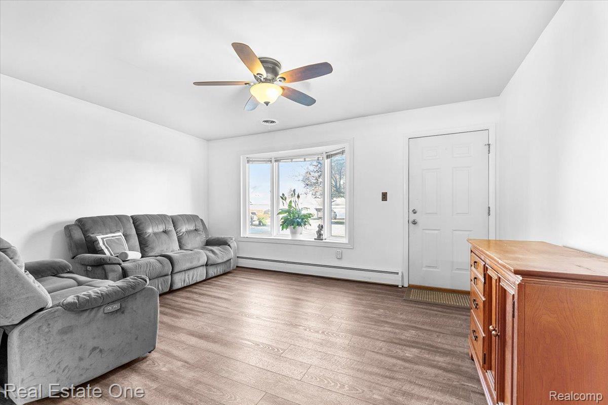 26628 Emma Avenue Property Photo 5