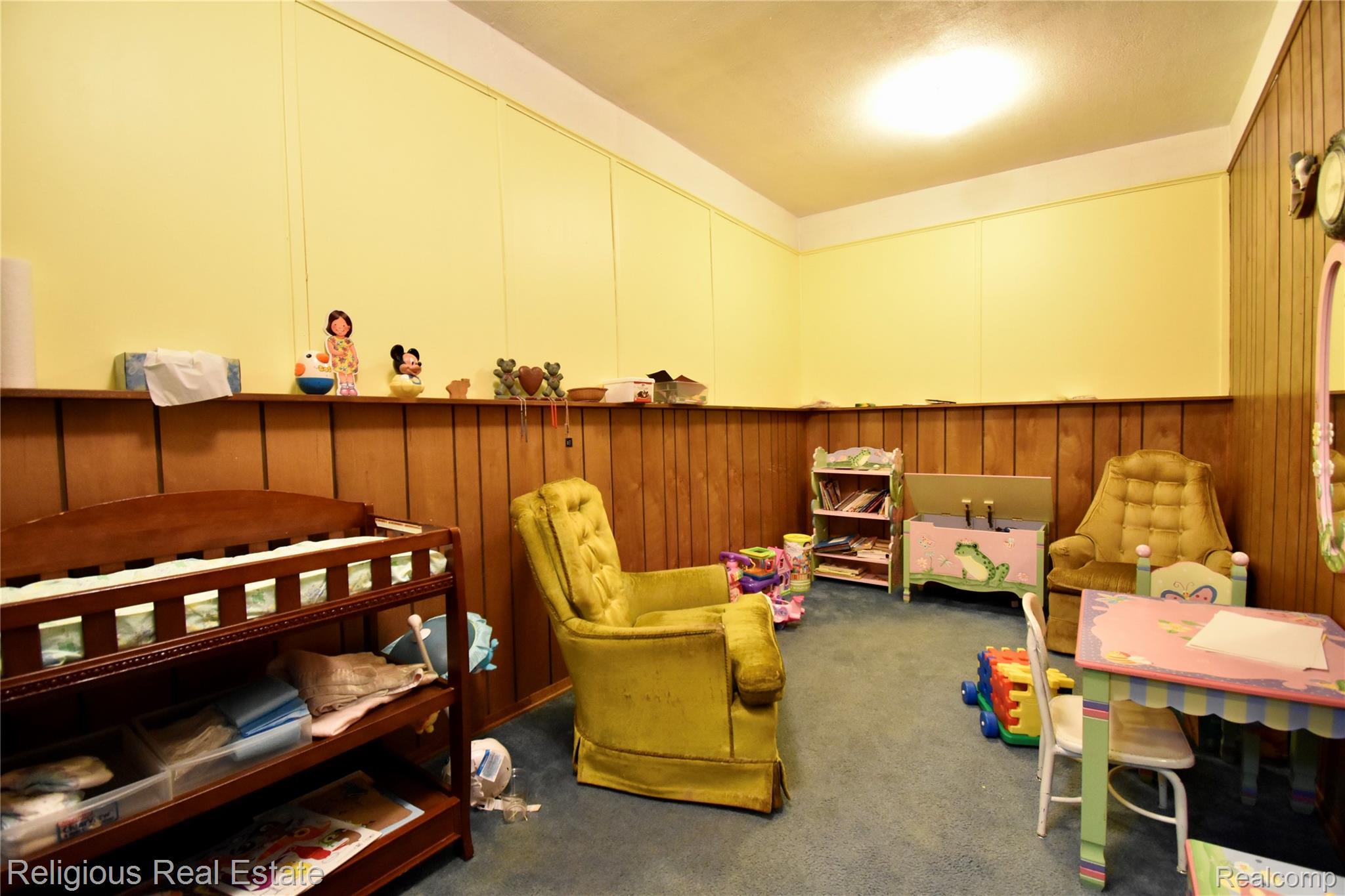 24105 Hass St Property Photo 11