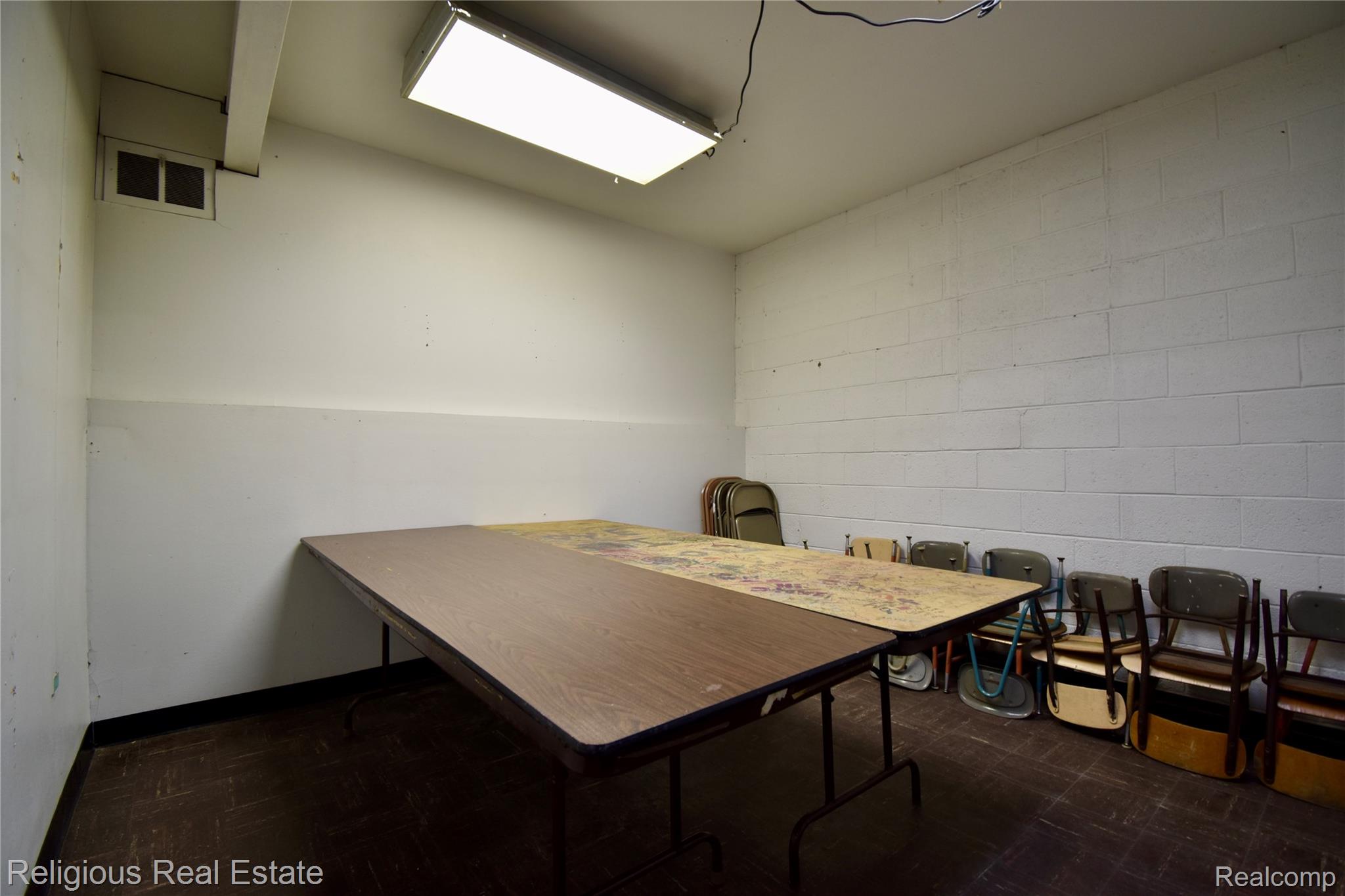 24105 Hass St Property Photo 14