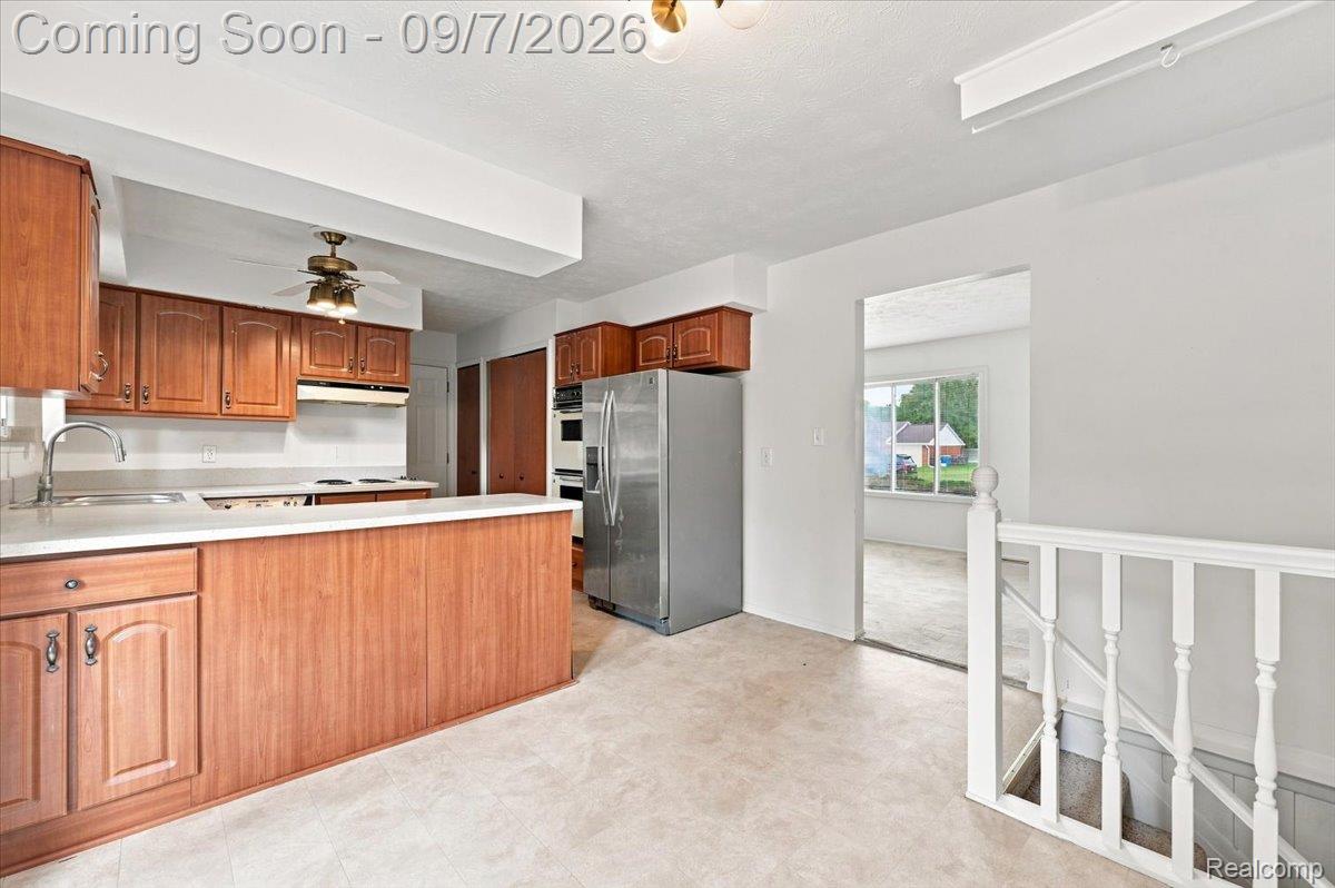 37582 Whitney Drive Property Photo 5