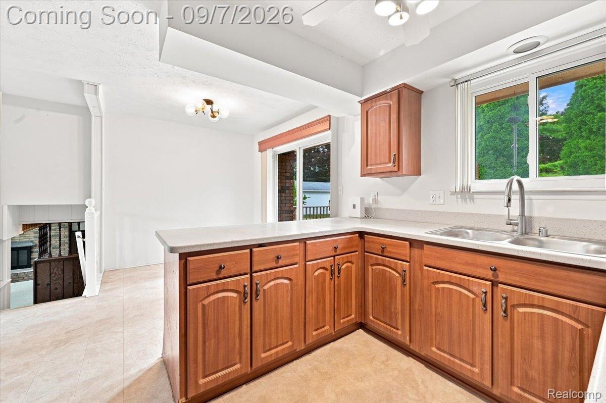 37582 Whitney Drive Property Photo 6