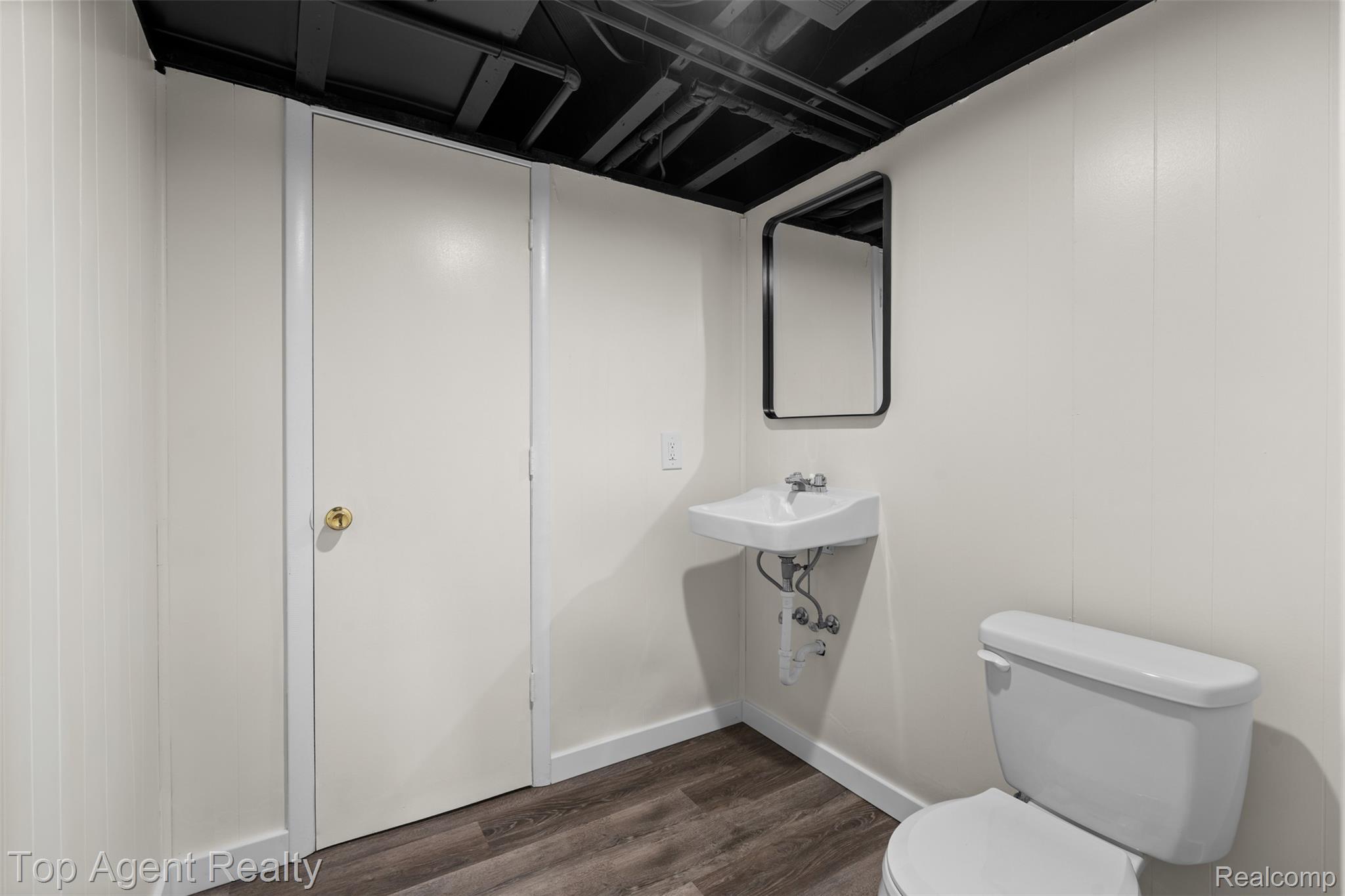 15110 Drake Street Property Photo 26
