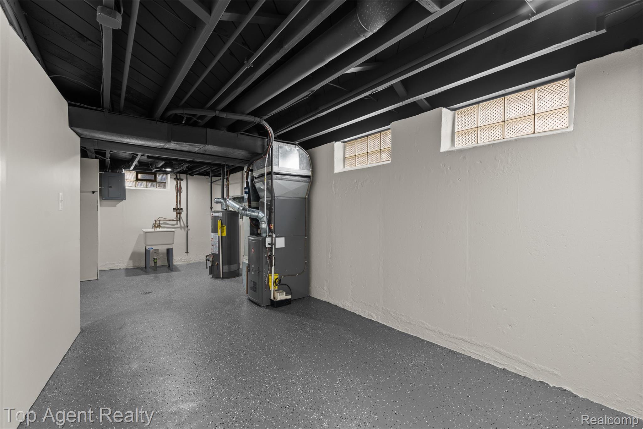 15110 Drake Street Property Photo 27