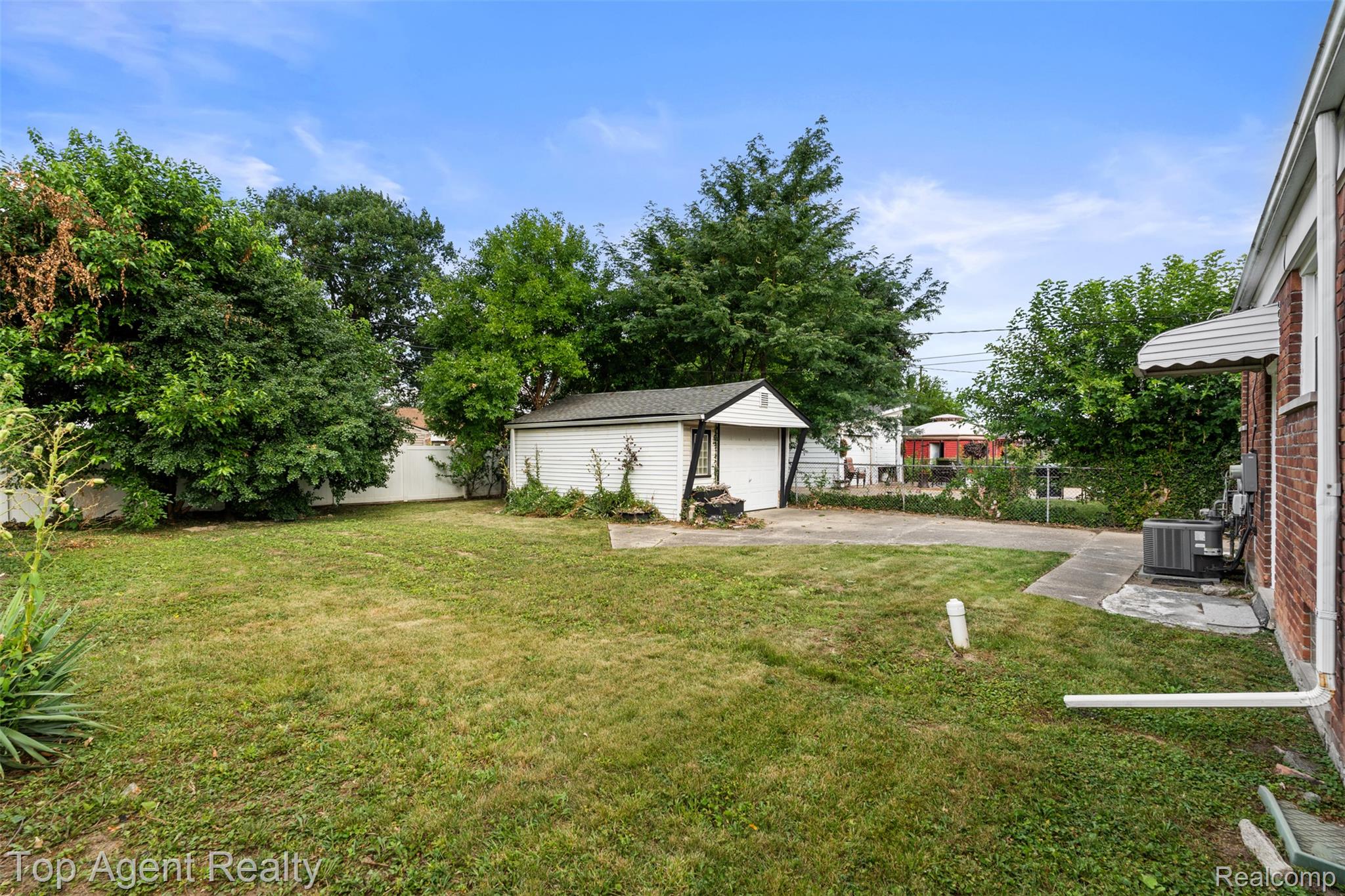 15110 Drake Street Property Photo 32