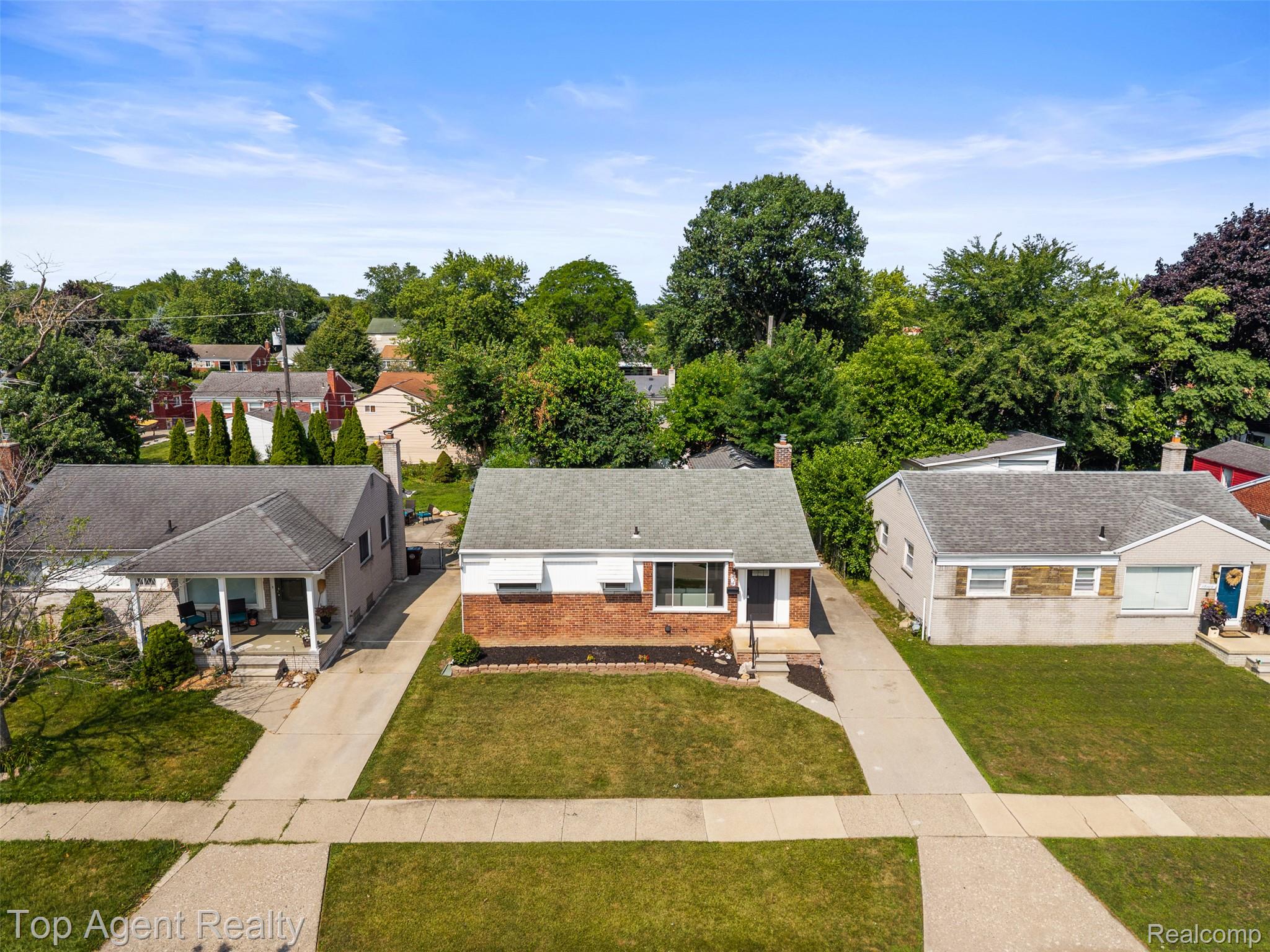 15110 Drake Street Property Photo 34