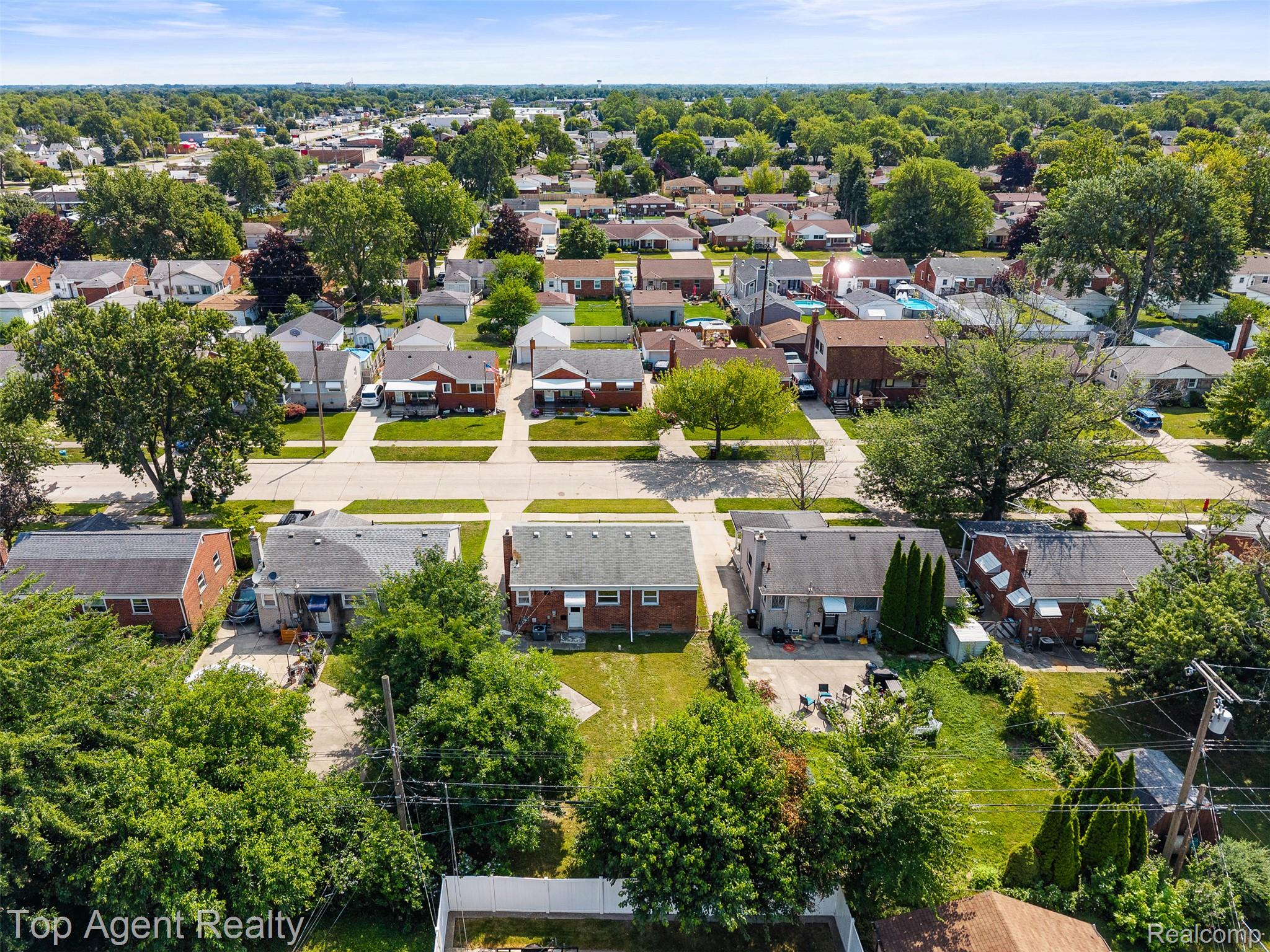 15110 Drake Street Property Photo 38