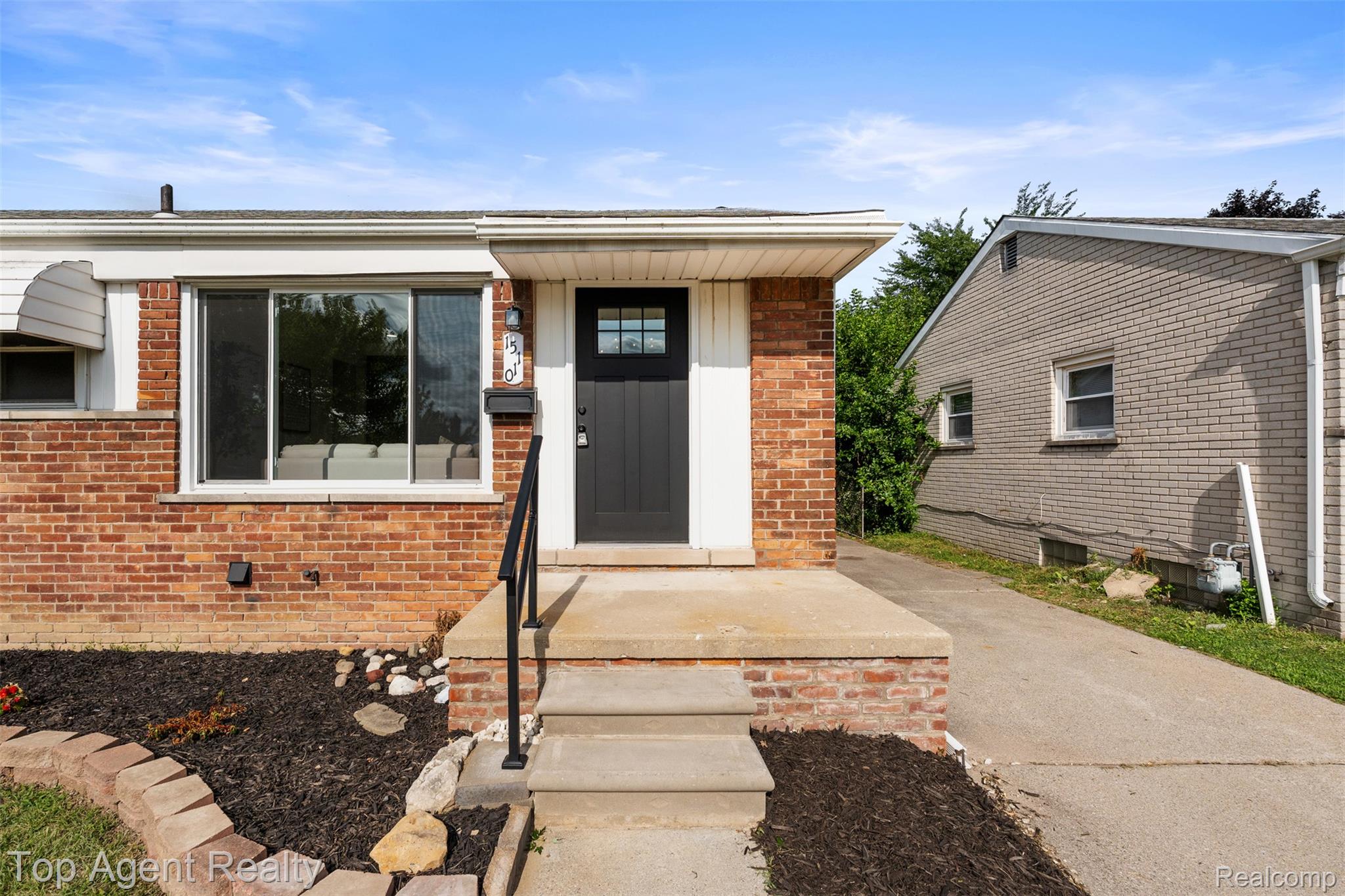 15110 Drake Street Property Photo 43