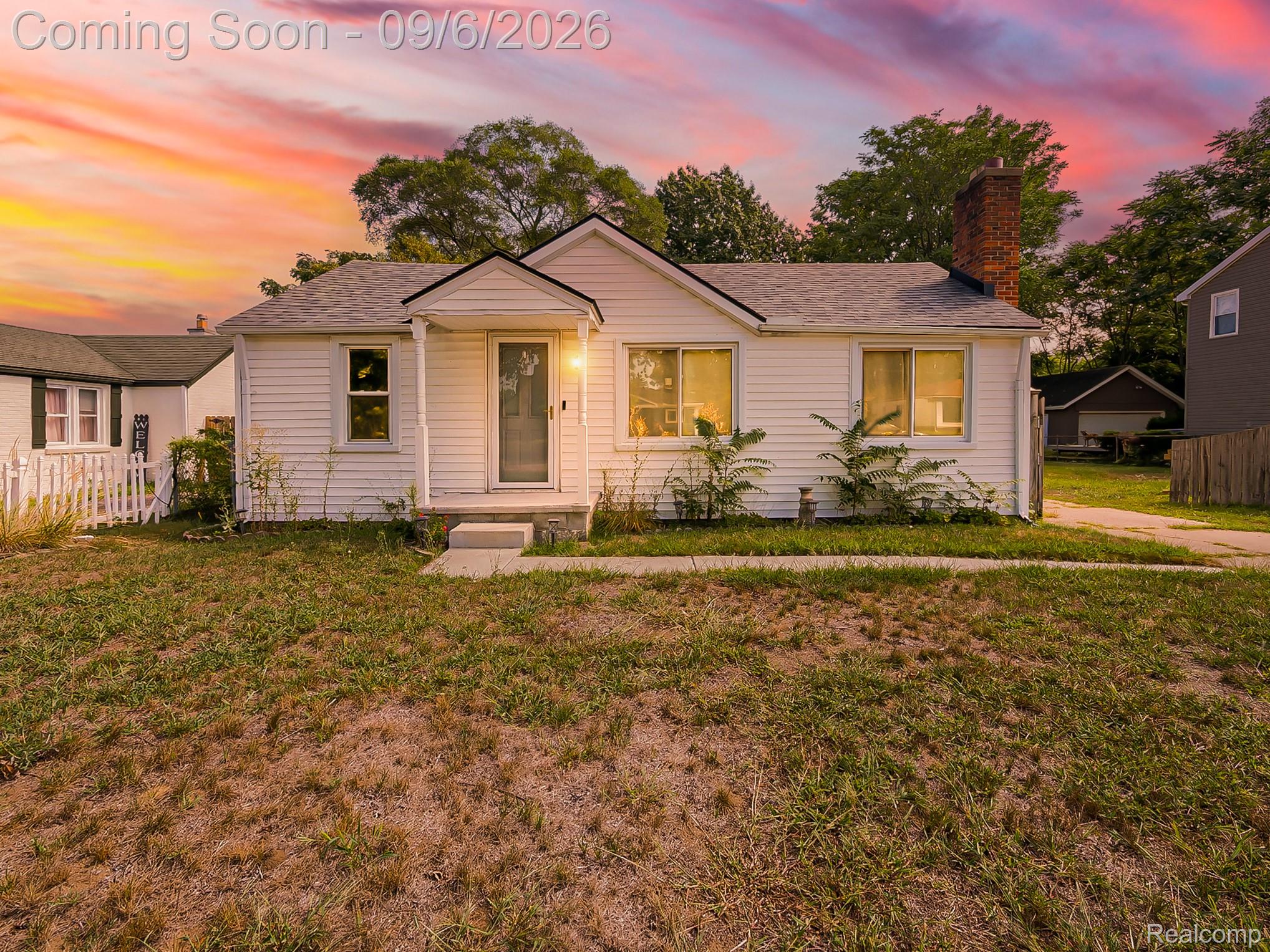 20380 Floral Street Property Photo 1