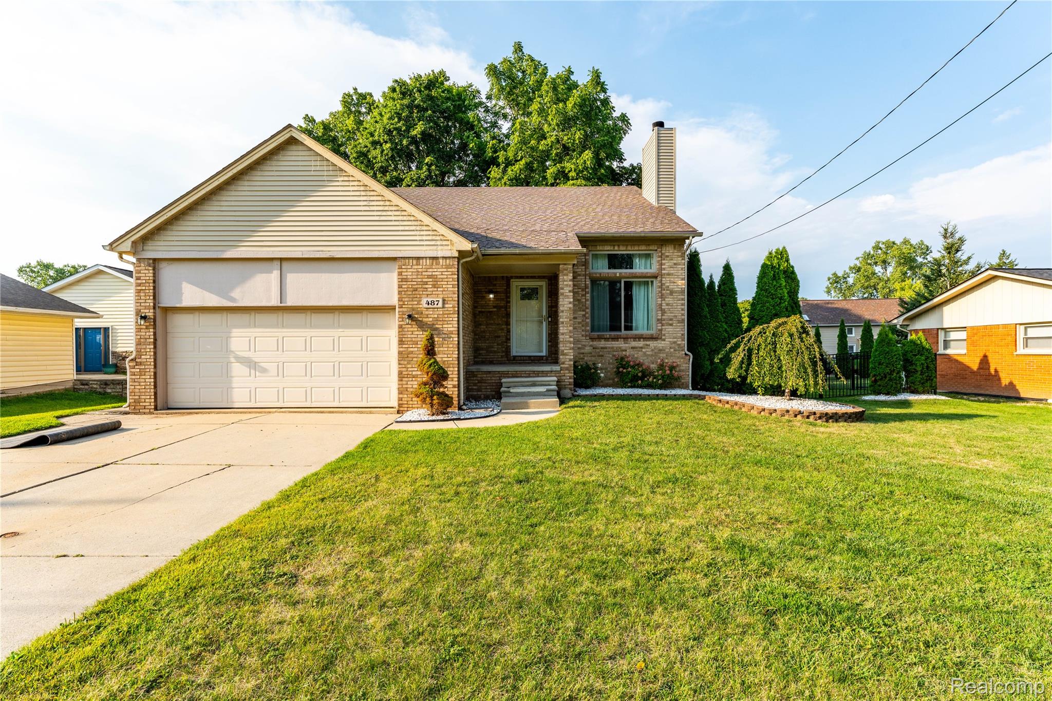487 Glenn Court Property Photo 1