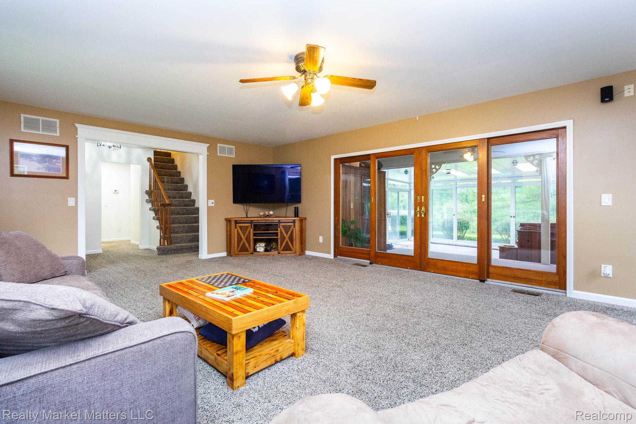 770 N Fairgrounds Road Property Photo 10