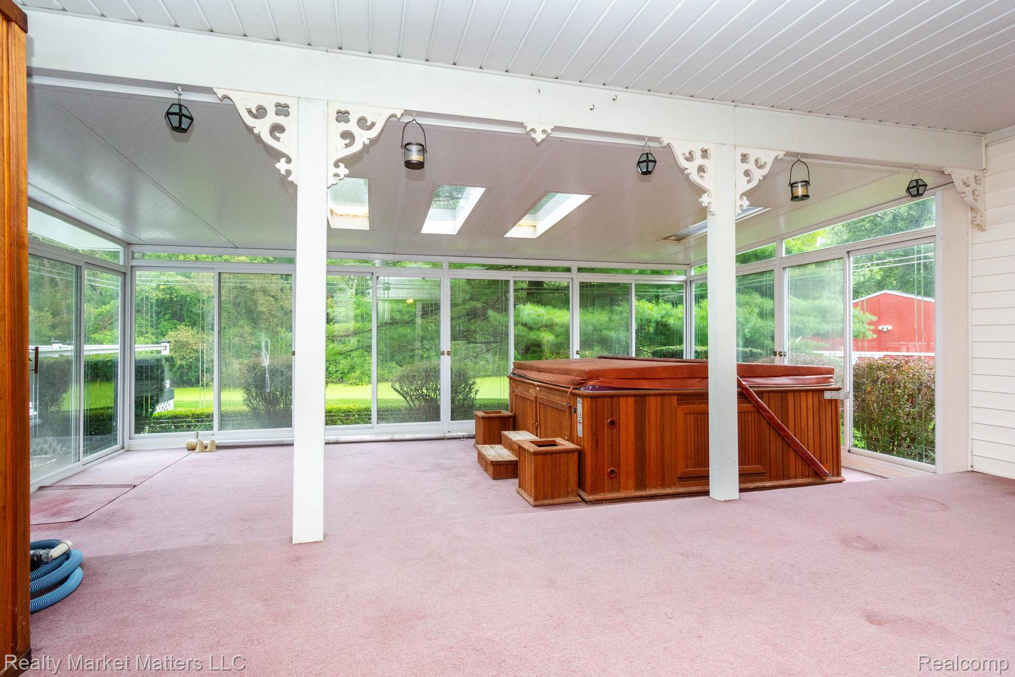 770 N Fairgrounds Road Property Photo 11