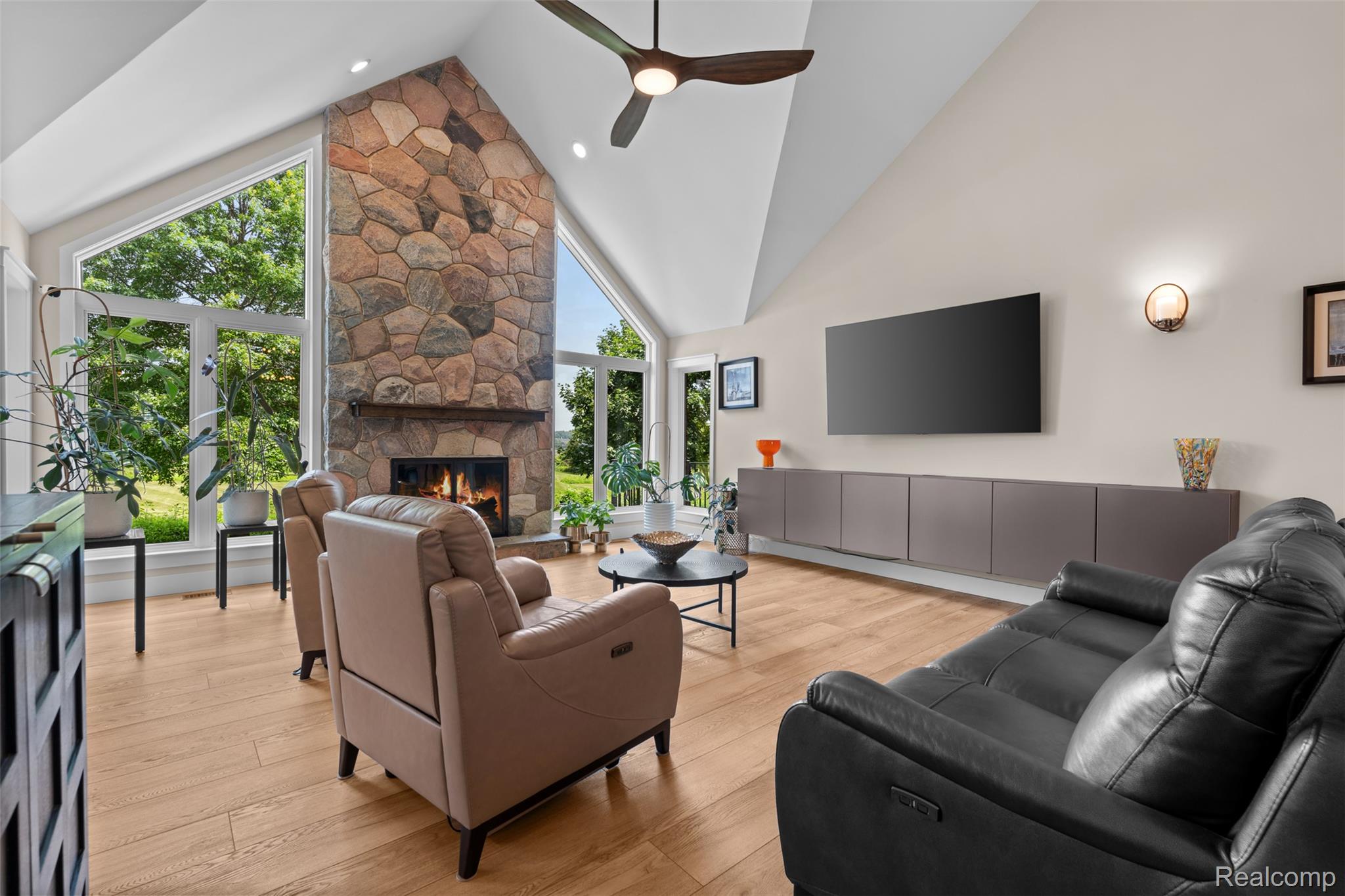 55550 Lee Road Property Photo 13