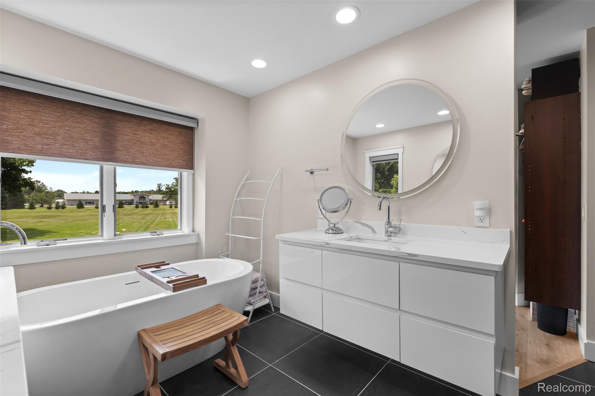 55550 Lee Road Property Photo 38
